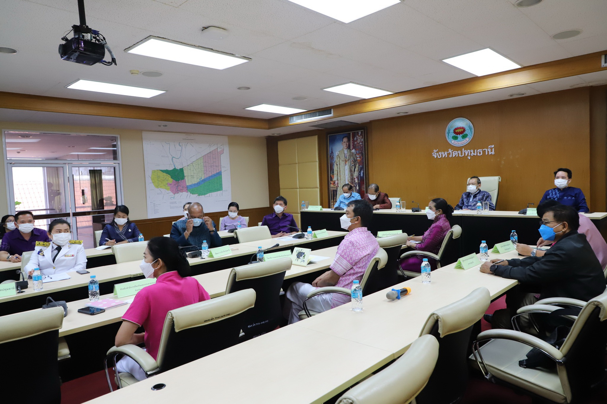 พช.ปทุมธานี “ร่วมประชุมขับเคลื่อนและติดตามนโยบายของรัฐบาล และภารกิจสำคัญของปลัดกระทรวงมหาดไทย ประจำปีงบประมาณ พ.ศ. ๒๕๖๖ ผ่านระบบวีดิทัศน์ทางไกล”