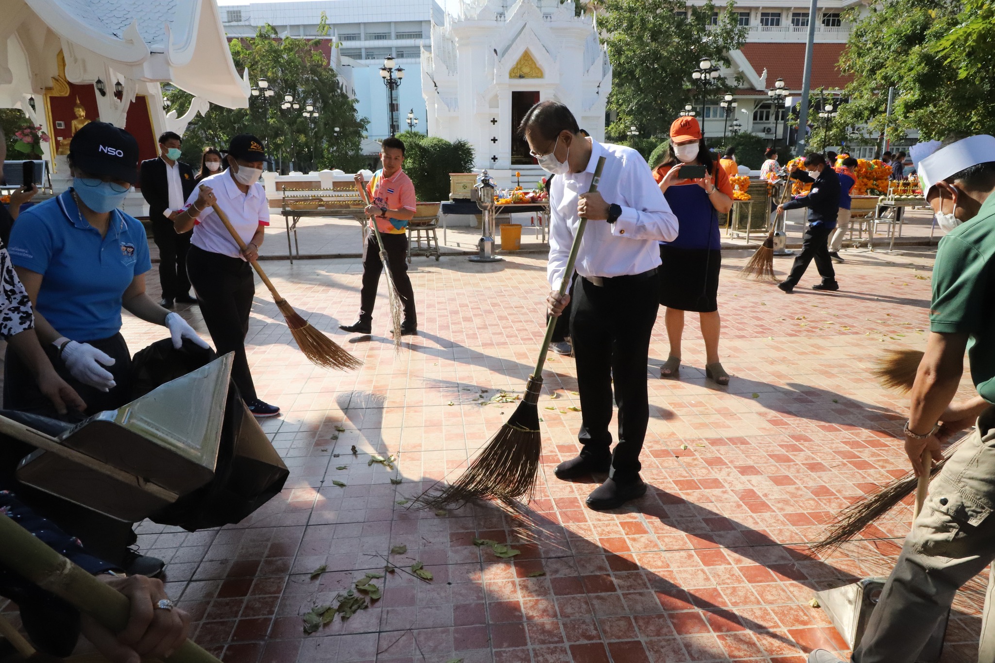 พช.ปทุมธานี “ร่วมกิจกรรม Kick Off สัปดาห์รักษาความสะอาด เดินหน้าปทุมธานีให้เป็นเมืองน่าอยู่ ตามเป้าหมายการพัฒนายั่งยืน เป็นของขวัญปีใหม่ ๒๕๖๖ เพื่อชาวปทุมธานี”