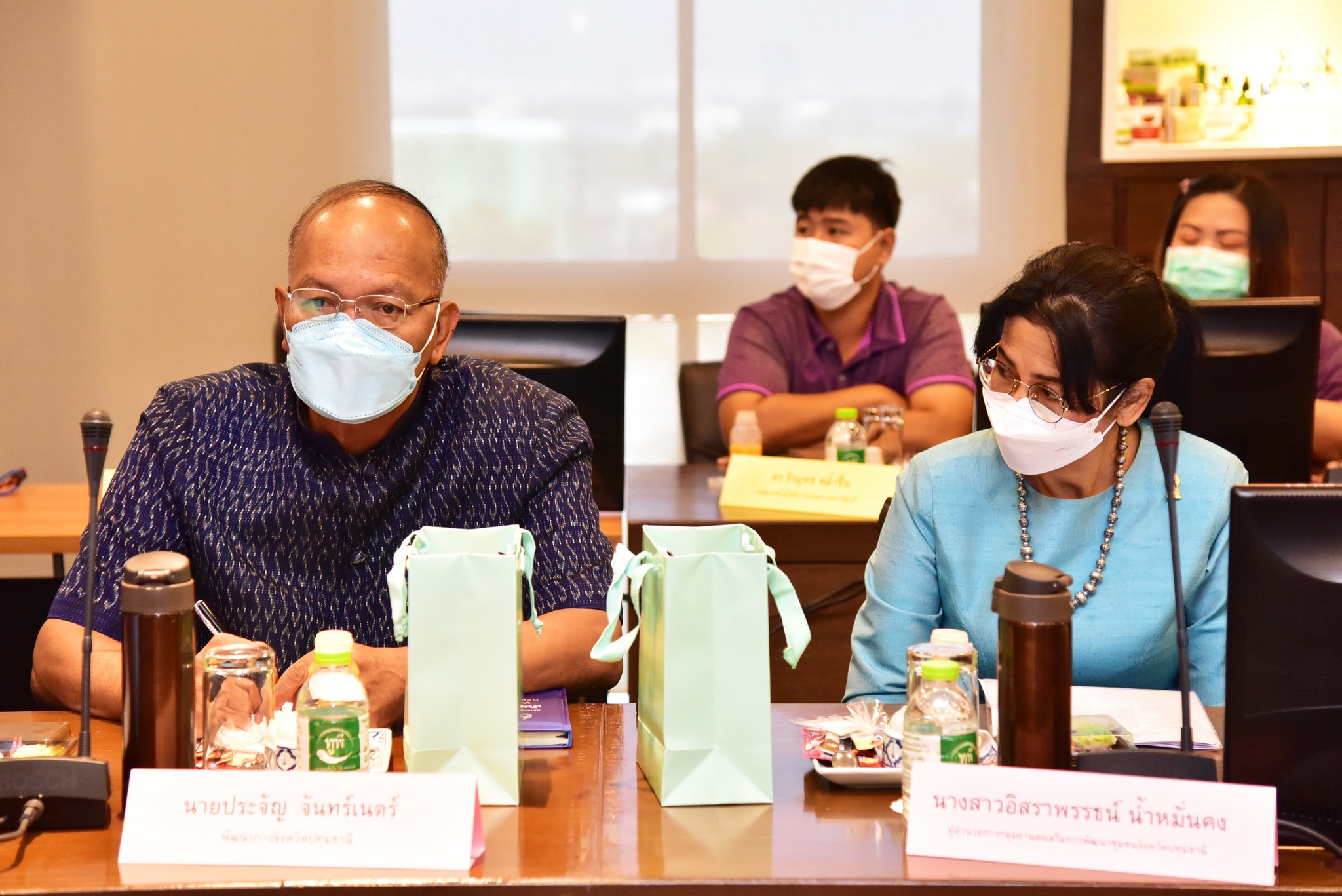 พช.ปทุมธานี “ร่วมต้อนรับคณะกรรมาธิการวุฒิสภา ลงพื้นที่จังหวัดปทุมธานีติดตามความคืบหน้าโครงการวิจัยยกระดับมาตรฐานพืชสมุนไพรไทยปลอดภัยเพื่อสุขภาพและการใช้ประโยชน์ทางการแพทย์อย่างยั่งยืน”