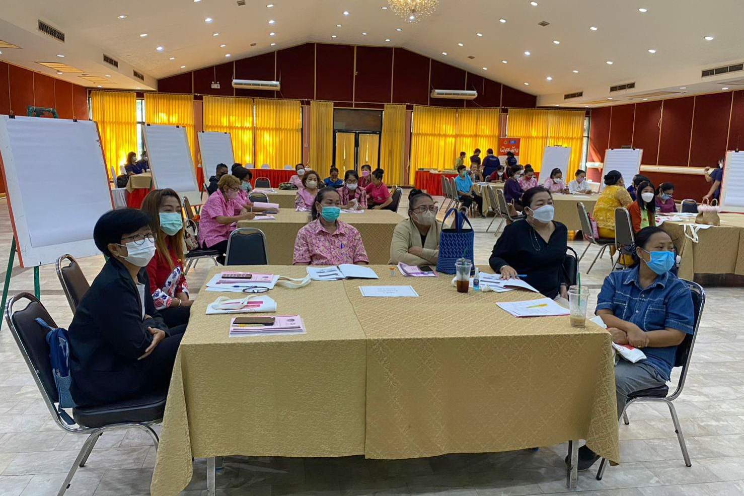 พช.ปทุมธานี “ส่งเสริมพัฒนาคุณภาพชีวิตสตรีปทุมธานี ผ่านโครงการพัฒนาทักษะอาชีพแก่กลุ่มสมาชิกกองทุนพัฒนาบทบาทสตรี”