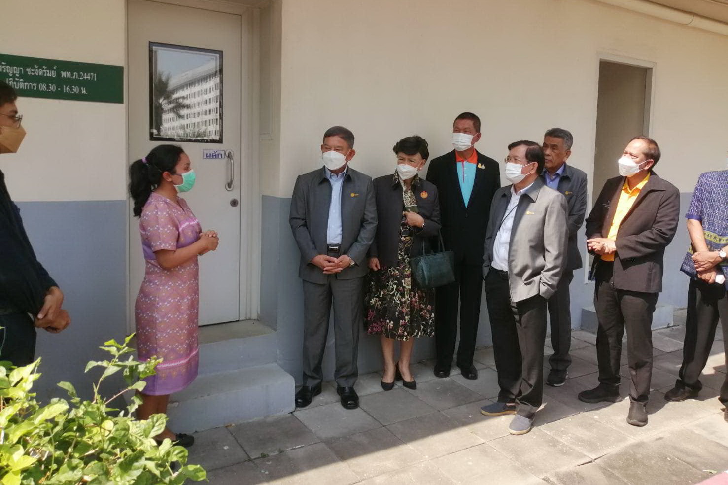 พช.ปทุมธานี “ร่วมต้อนรับคณะกรรมาธิการวุฒิสภา ลงพื้นที่จังหวัดปทุมธานีติดตามความคืบหน้าโครงการวิจัยยกระดับมาตรฐานพืชสมุนไพรไทยปลอดภัยเพื่อสุขภาพและการใช้ประโยชน์ทางการแพทย์อย่างยั่งยืน”