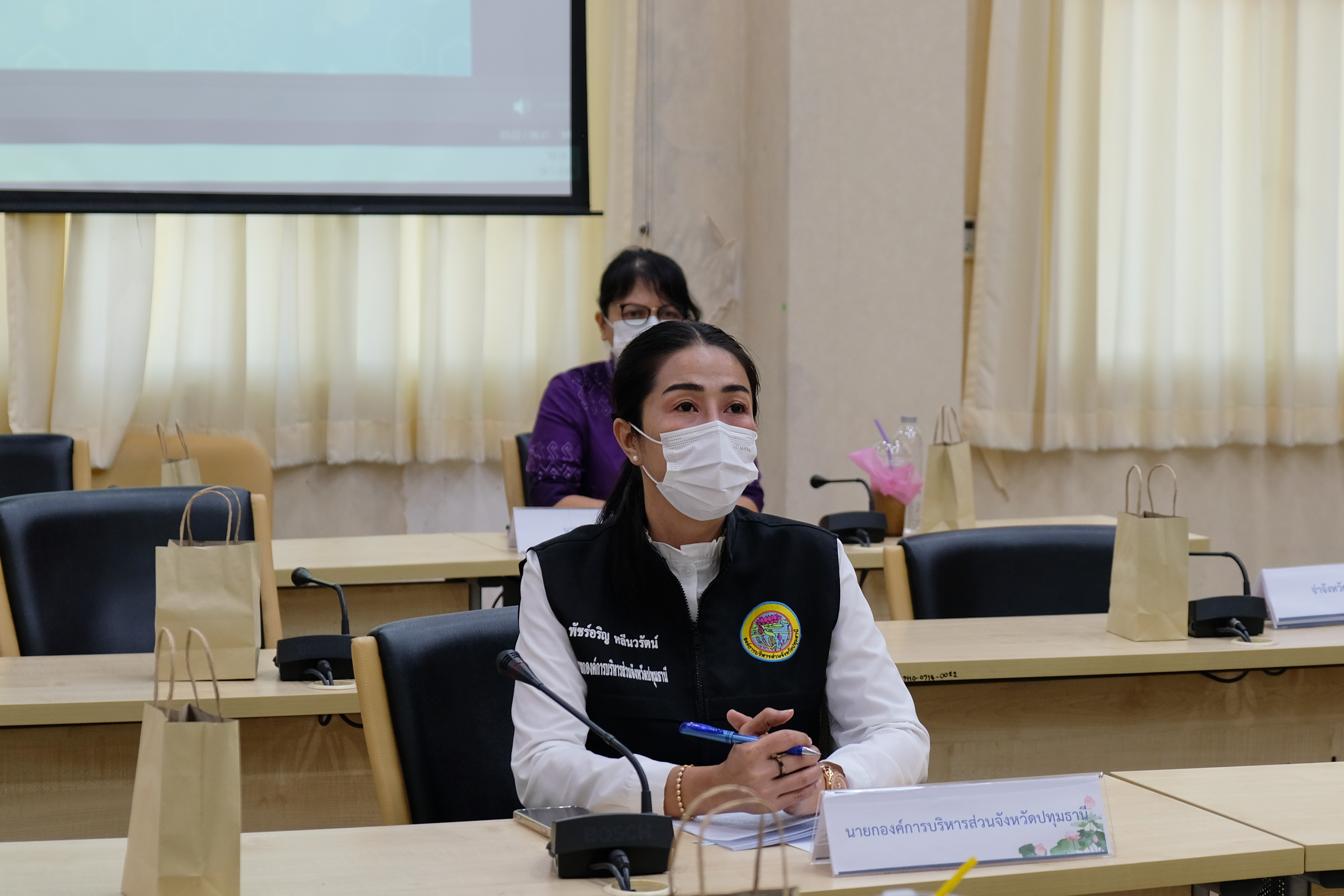 พช.ปทุมธานี “ร่วมประชุมคณะกรรมการบริหารศูนย์อำนวยการขจัดความยากจนและพัฒนาคนทุกช่วงวัยอย่างยั่งยืน ตามหลักปรัชญาของเศรษฐกิจพอเพียงจังหวัดปทุมธานี (คจพ.จ.ปท.) ครั้งที่ ๑/๒๕๖๖”