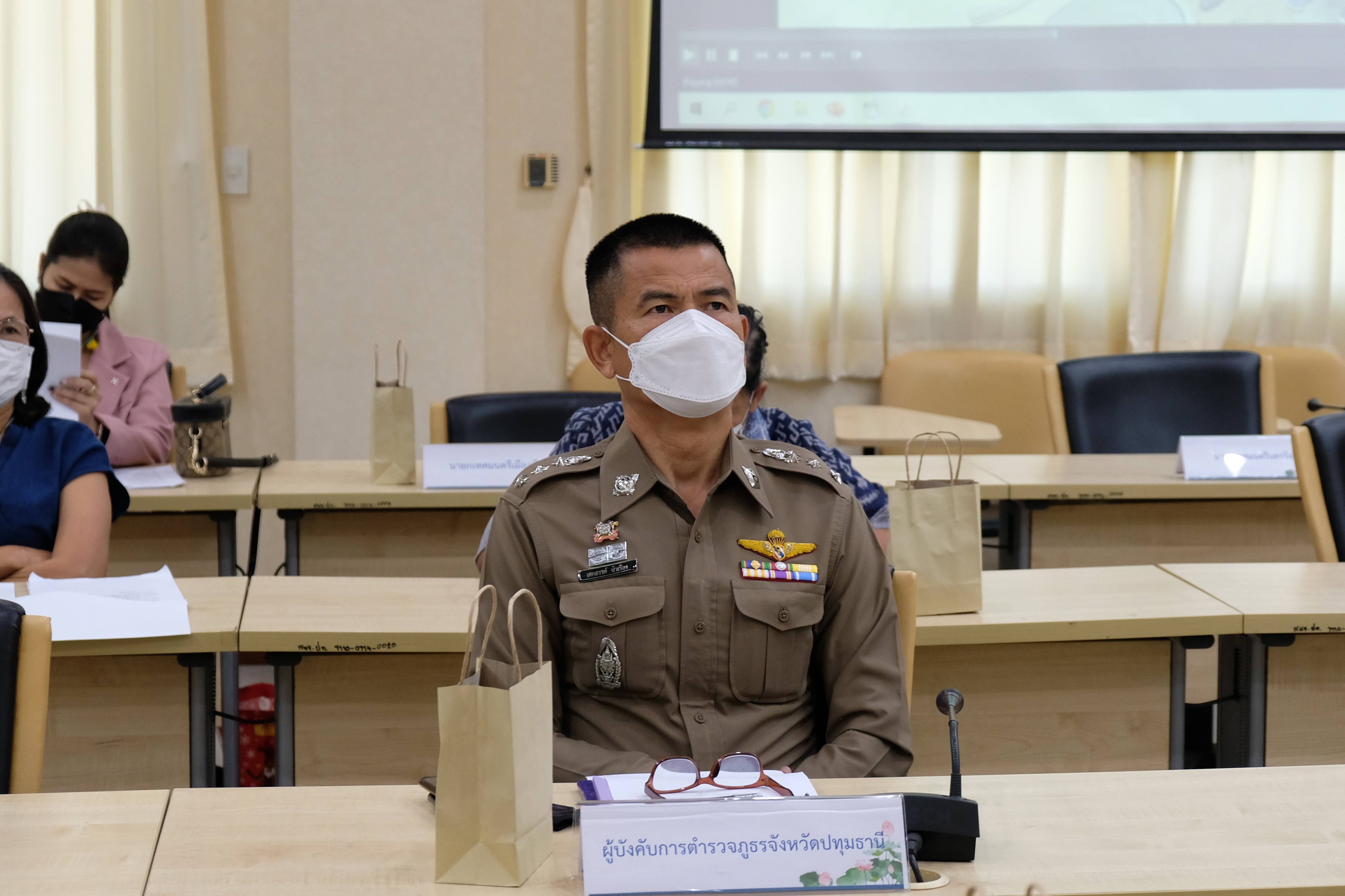 พช.ปทุมธานี “ร่วมประชุมคณะกรรมการบริหารศูนย์อำนวยการขจัดความยากจนและพัฒนาคนทุกช่วงวัยอย่างยั่งยืน ตามหลักปรัชญาของเศรษฐกิจพอเพียงจังหวัดปทุมธานี (คจพ.จ.ปท.) ครั้งที่ ๑/๒๕๖๖”