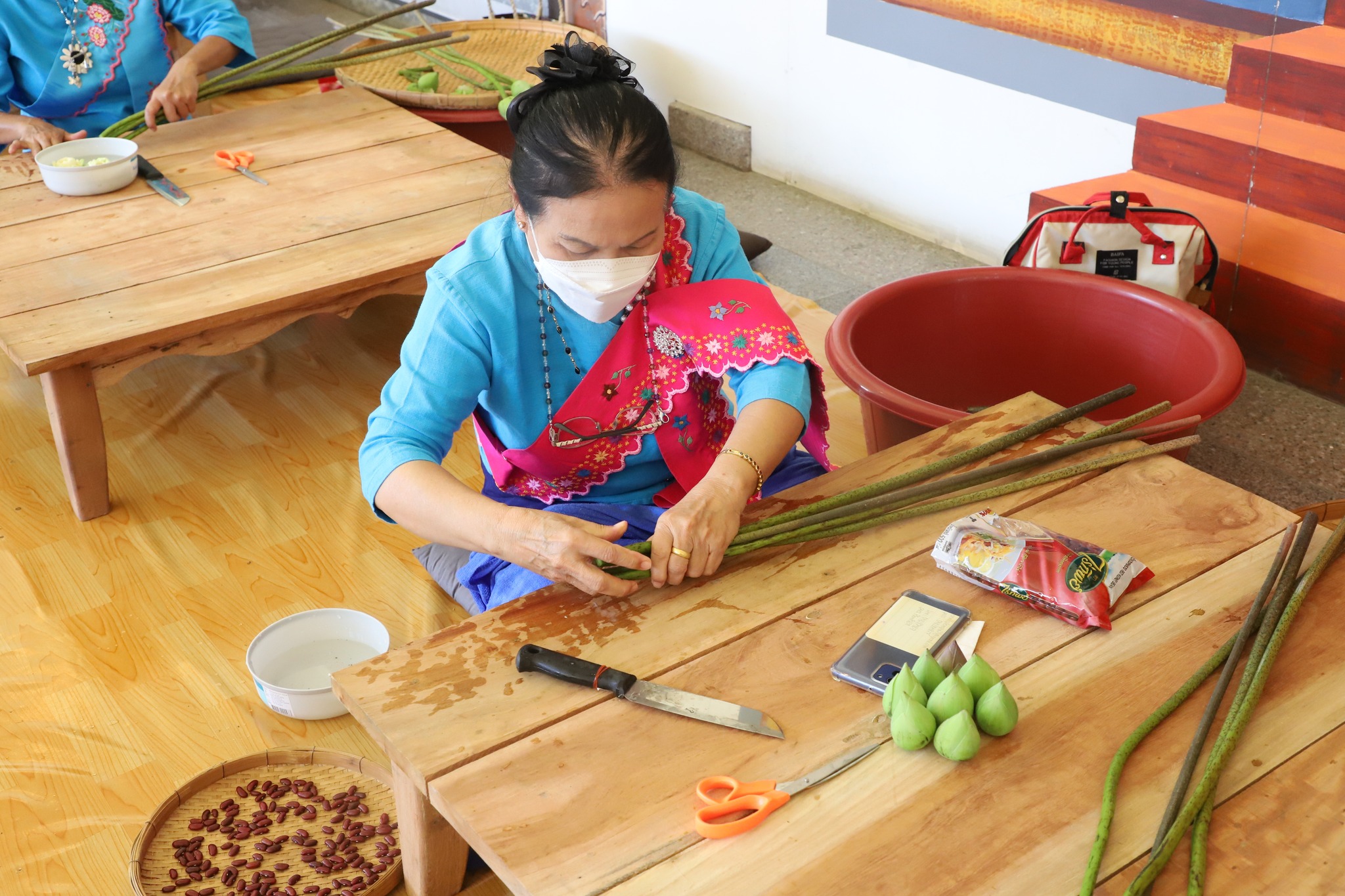 พช.ปทุมธานี “ร่วมเปิดศูนย์เรียนรู้การพัฒนาเส้นใยและผลิตภัณฑ์สิ่งทอจากใยบัวหลวง สืบทอดวิถีชุมชน สนองพระดำริสมเด็จพระเจ้าลูกเธอ เจ้าฟ้าสิริวัณณวรี นารีรัตนราชกัญญา”