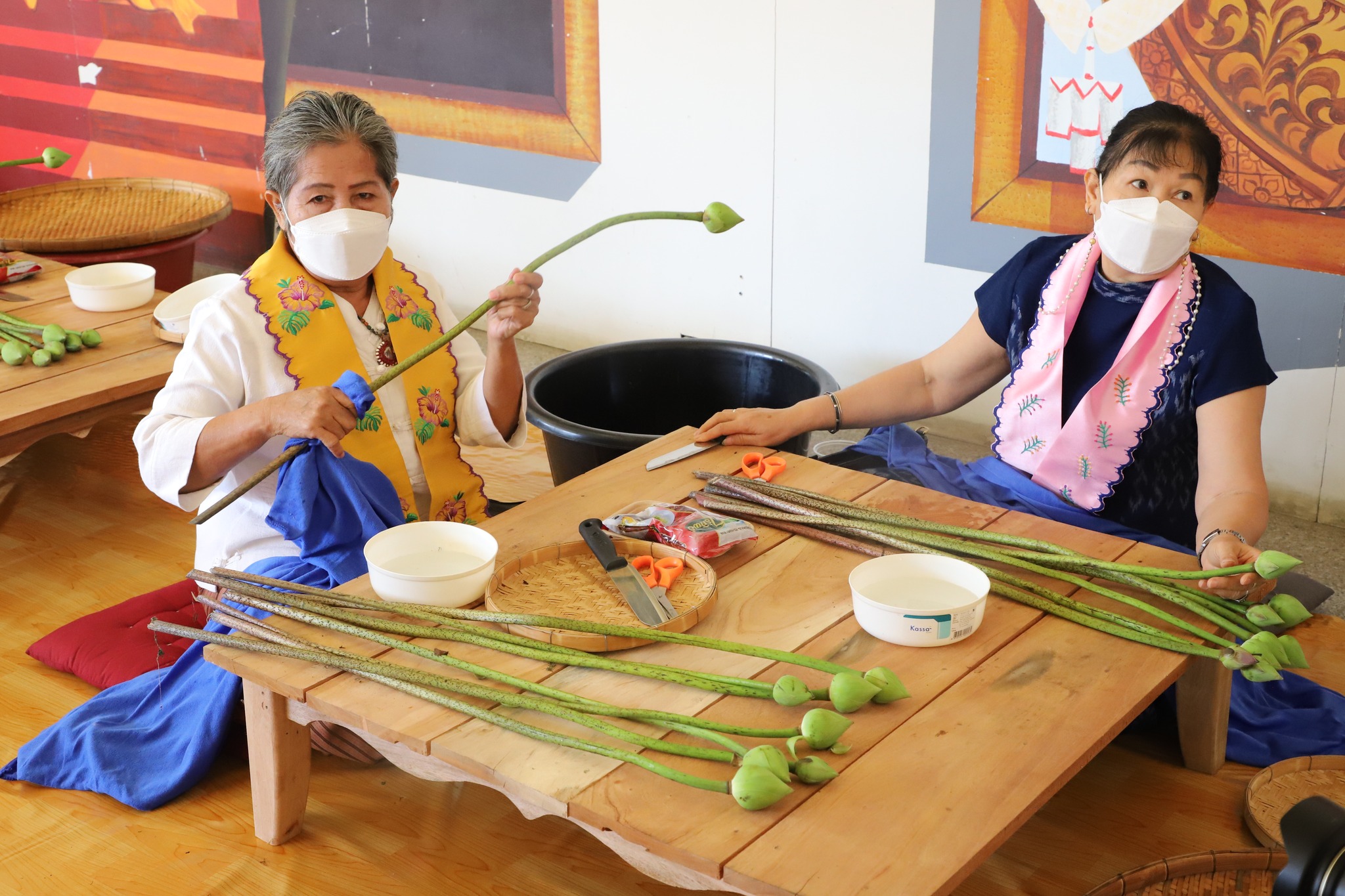พช.ปทุมธานี “ร่วมเปิดศูนย์เรียนรู้การพัฒนาเส้นใยและผลิตภัณฑ์สิ่งทอจากใยบัวหลวง สืบทอดวิถีชุมชน สนองพระดำริสมเด็จพระเจ้าลูกเธอ เจ้าฟ้าสิริวัณณวรี นารีรัตนราชกัญญา”