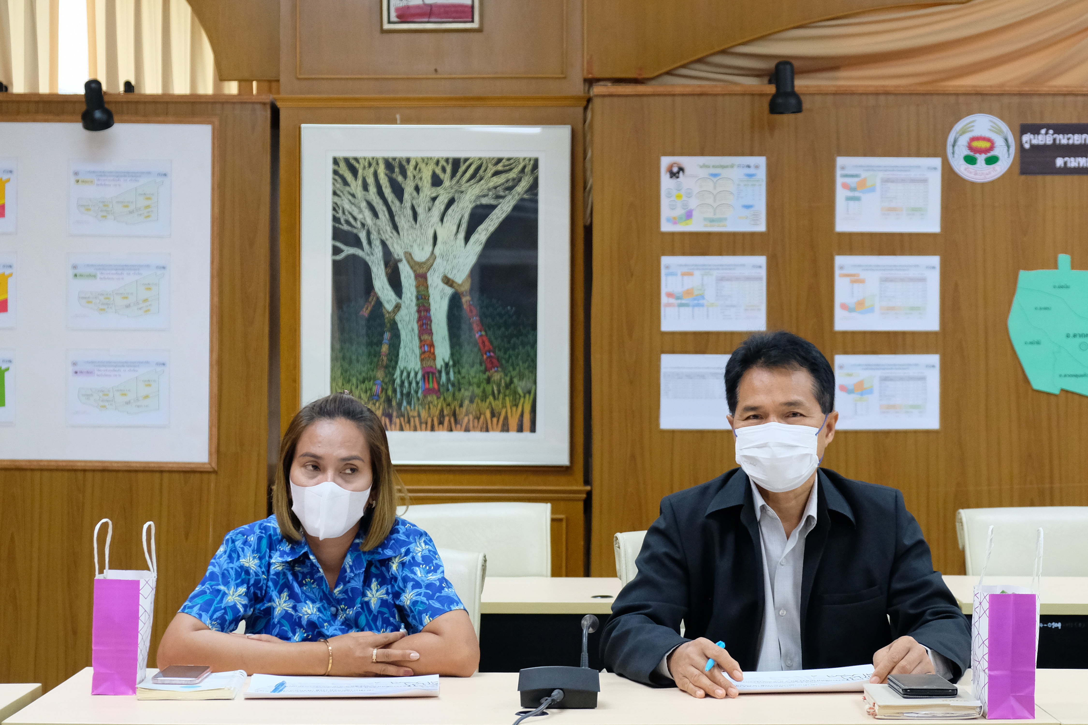 พช.ปทุมธานี “ดำเนินโครงการประชุมเชิงปฏิบัติการเพิ่มศักยภาพงานทุนชุมชนเสริมสร้างธรรมาภิบาลและการเข้าถึงแหล่งทุน เพื่อส่งเสริมและยกระดับเศรษฐกิจฐานรากให้มั่นคง”