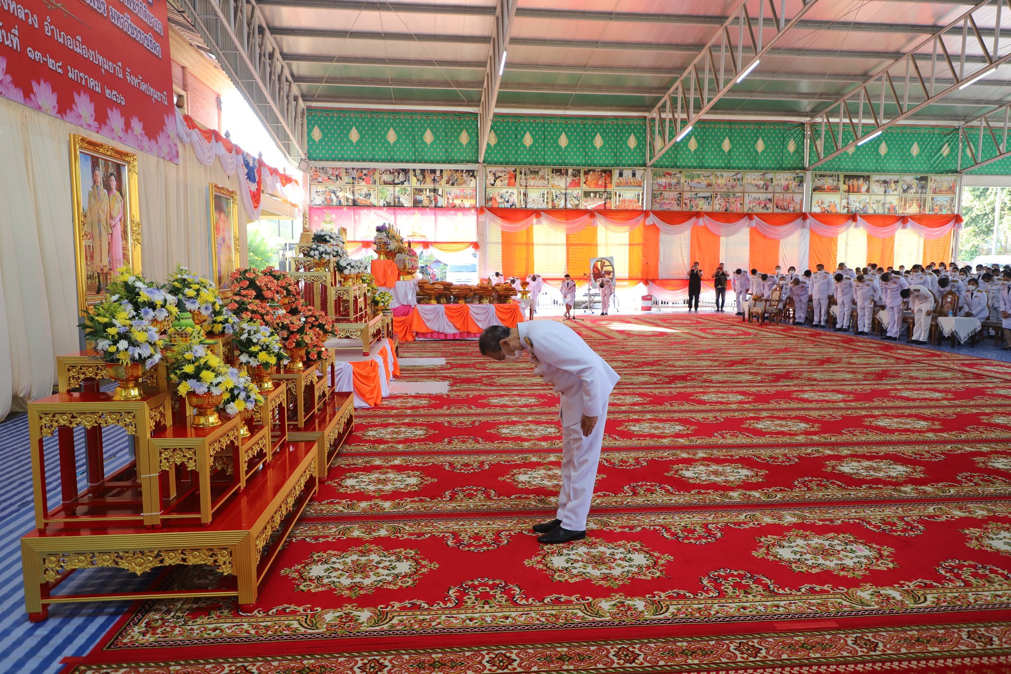 พช.ปทุมธานี “ร่วมพิธีบรรพชาอุปสมบท ๙๙ รูป เพื่อถวายพระพรชัยมงคลแด่สมเด็จพระเจ้าลูกเธอ เจ้าฟ้าพัชรกิติยาภา นเรนทิราเทพยวดี กรมหลวงราชสาริณีสิริพัชร มหาวัชรราชธิดา ให้ทรงหายจากพระอาการประชวร”