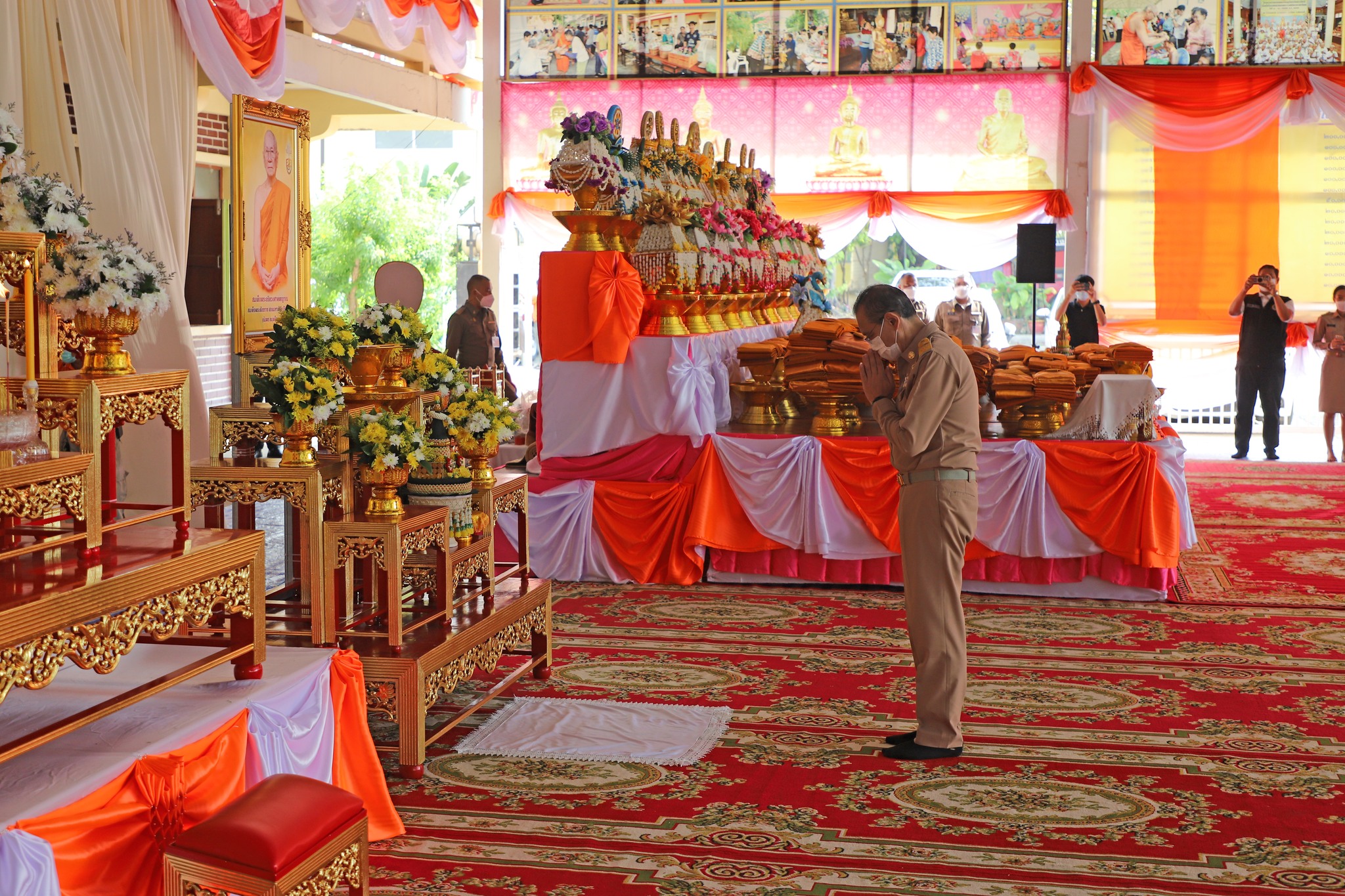 พช.ปทุมธานี “ร่วมประกอบพิธีปลงผมนาค โครงการบรรพชาอุปสมบท ๙๙ รูป เพื่อถวายพระพรชัยมงคลแด่สมเด็จพระเจ้าลูกเธอ เจ้าฟ้าพัชรกิติยาภาฯ ให้ทรงหายจากพระอาการประชวรและทรงมีพระพลานามัยสมบูรณ์แข็งแรงโดยเร็ววัน”
