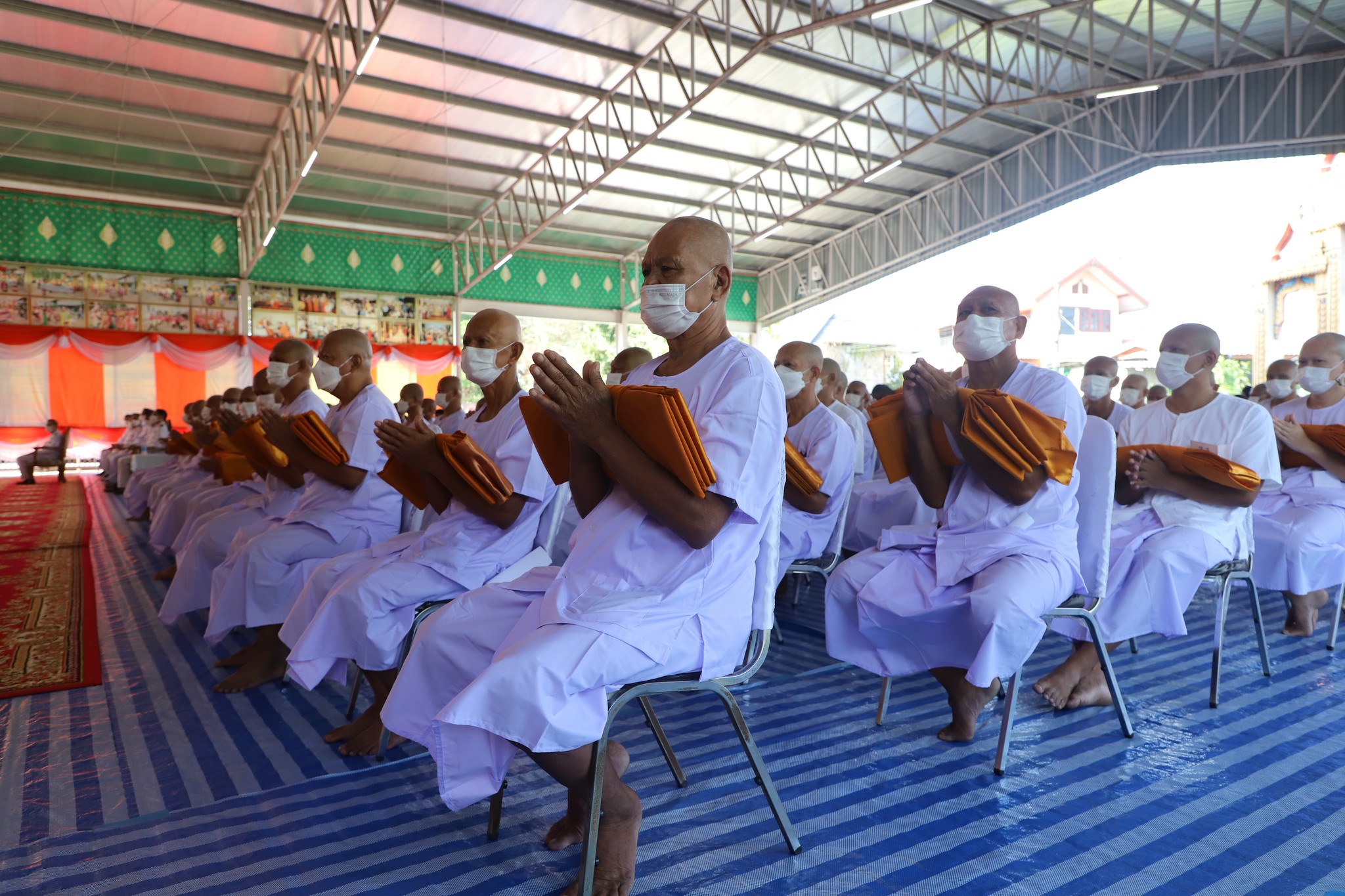 พช.ปทุมธานี “ร่วมพิธีบรรพชาอุปสมบท ๙๙ รูป เพื่อถวายพระพรชัยมงคลแด่สมเด็จพระเจ้าลูกเธอ เจ้าฟ้าพัชรกิติยาภา นเรนทิราเทพยวดี กรมหลวงราชสาริณีสิริพัชร มหาวัชรราชธิดา ให้ทรงหายจากพระอาการประชวร”