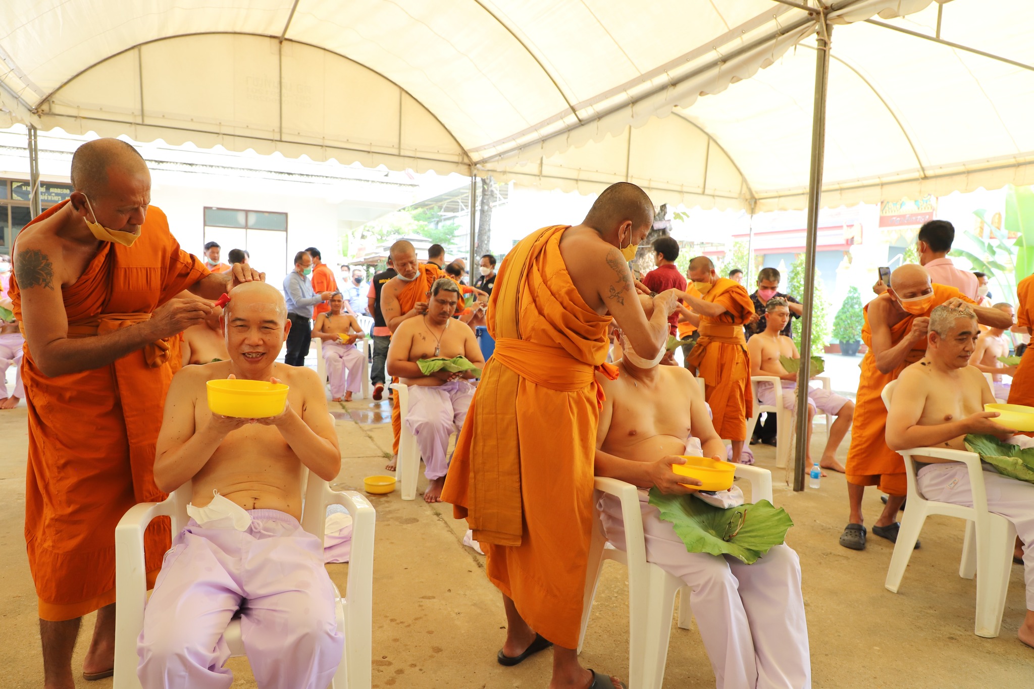 พช.ปทุมธานี “ร่วมประกอบพิธีปลงผมนาค โครงการบรรพชาอุปสมบท ๙๙ รูป เพื่อถวายพระพรชัยมงคลแด่สมเด็จพระเจ้าลูกเธอ เจ้าฟ้าพัชรกิติยาภาฯ ให้ทรงหายจากพระอาการประชวรและทรงมีพระพลานามัยสมบูรณ์แข็งแรงโดยเร็ววัน”