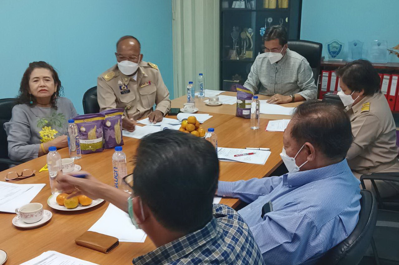 พช.ปทุมธานี “ขับเคลื่อนการพัฒนาเศรษฐกิจฐานรากและประชารัฐจังหวัดปทุมธานี”