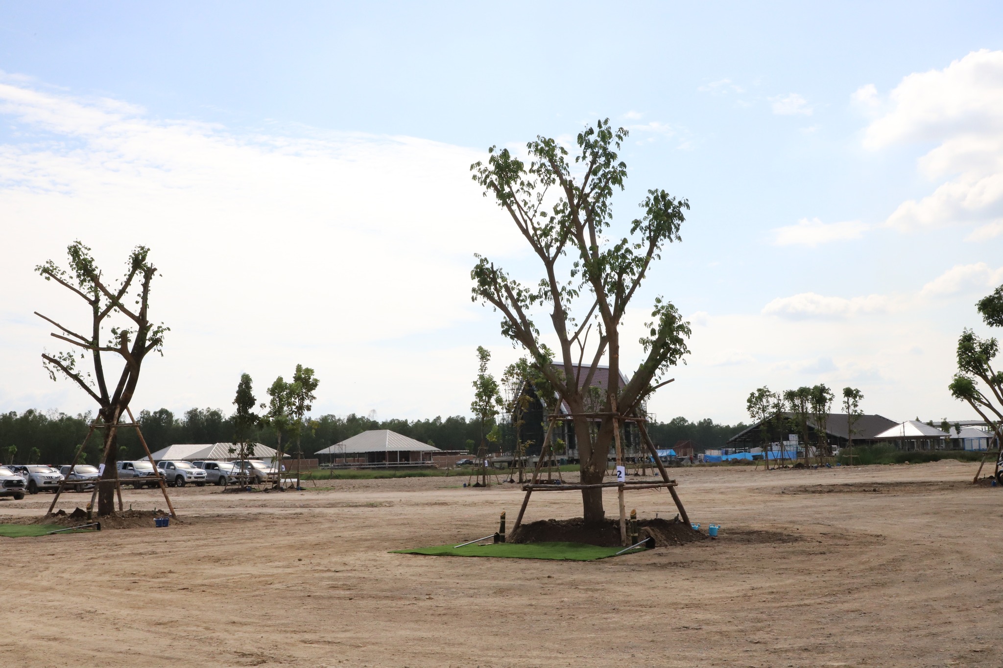 พช.ปทุมธานี “ร่วมลงพื้นที่ติดตามความก้าวหน้าการดำเนินงานพัฒนาพื้นที่สถานปฏิบัติธรรม สมเด็จพระสังฆราช (อมฺพรมหาเถร) จังหวัดปทุมธานี”