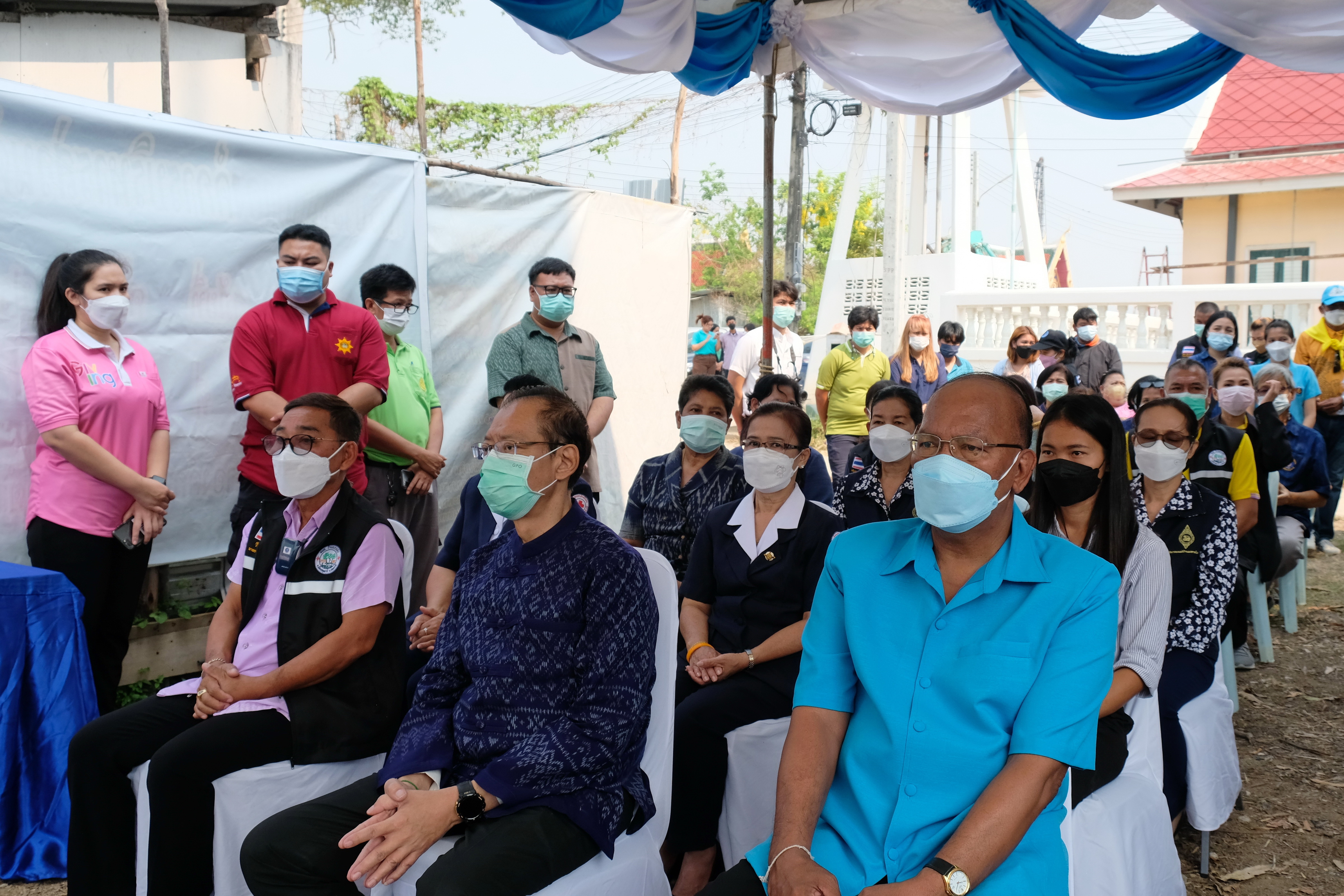 พช.ปทุมธานี “ผู้ว่าราชการจังหวัดปทุมธานี ส่งมอบบ้าน GLO พร้อมมอบเครื่องอุปโภค ครัวเรือนตกเกณฑ์ TPMAP”