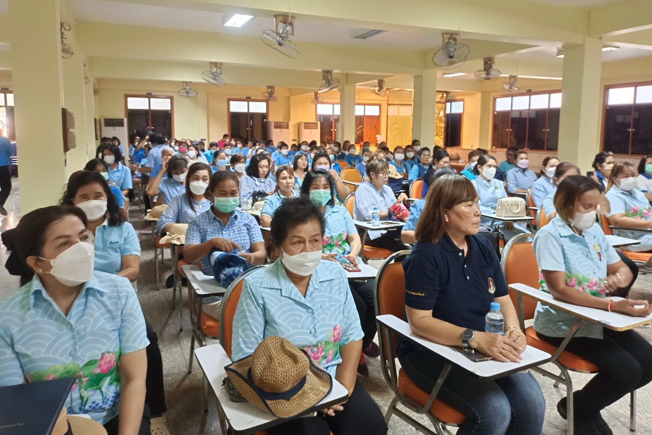 พช.ปทุมธานี “ขับเคลื่อนพลังสตรีปทุมธานี สร้างชุมชนเข้มแข็ง วันสตรีสากล ประจำปี ๒๕๖๖”