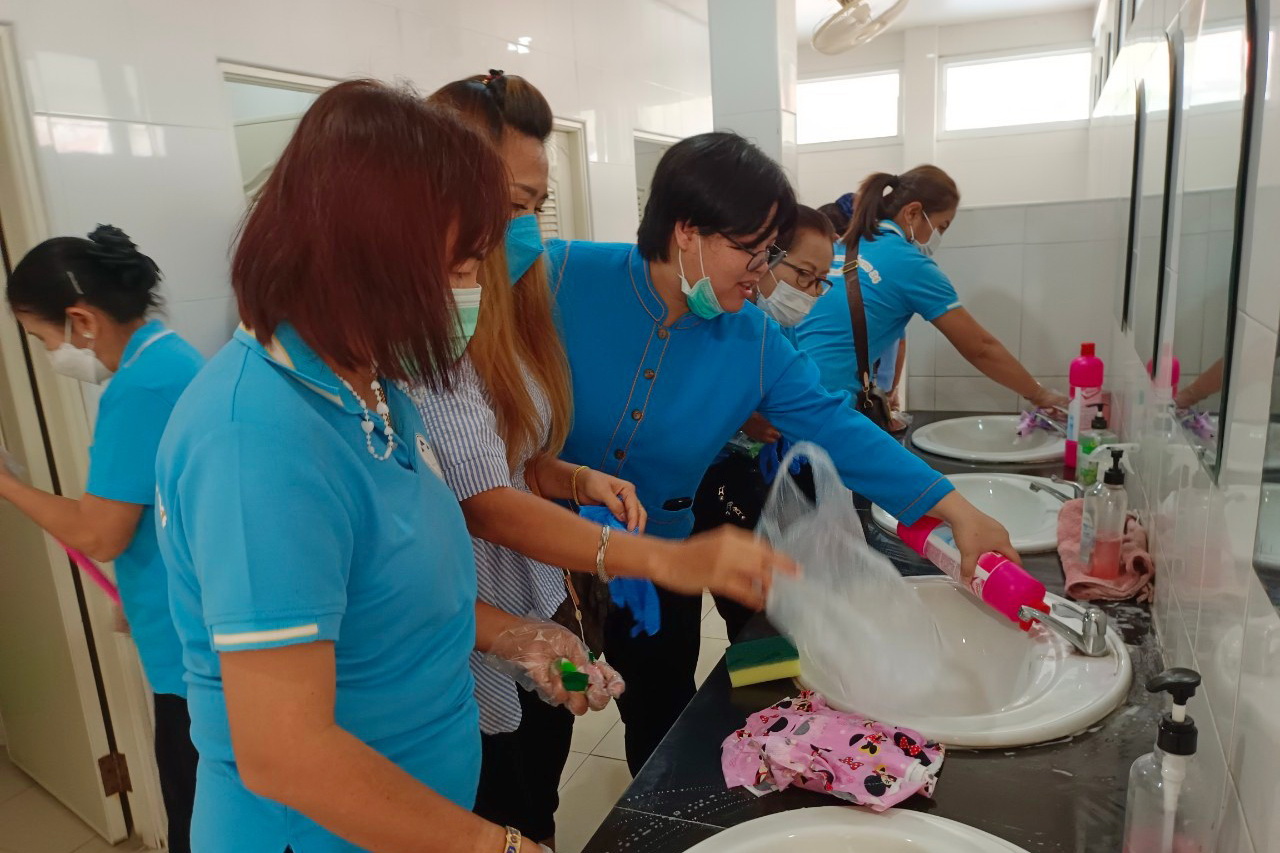 พช.ปทุมธานี “ขับเคลื่อนพลังสตรีปทุมธานี สร้างชุมชนเข้มแข็ง วันสตรีสากล ประจำปี ๒๕๖๖”