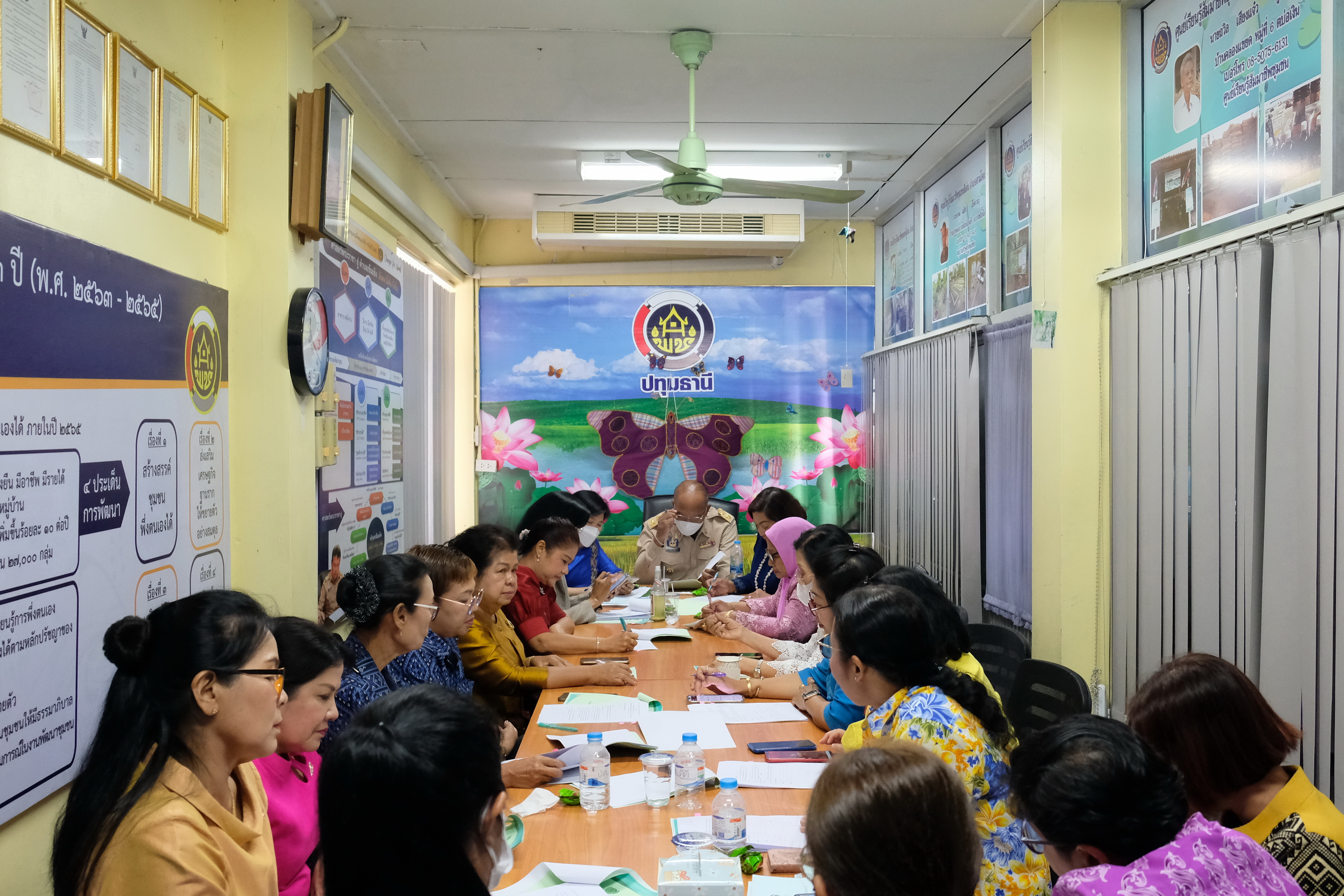พช.ปทุมธานี “ส่งเสริมพลังสตรีให้ขับเคลื่อนงานพัฒนาชุมชน ประชุมคณะกรรมการพัฒนาสตรีจังหวัดปทุมธานี ครั้งที่ ๒/๒๕๖๖”