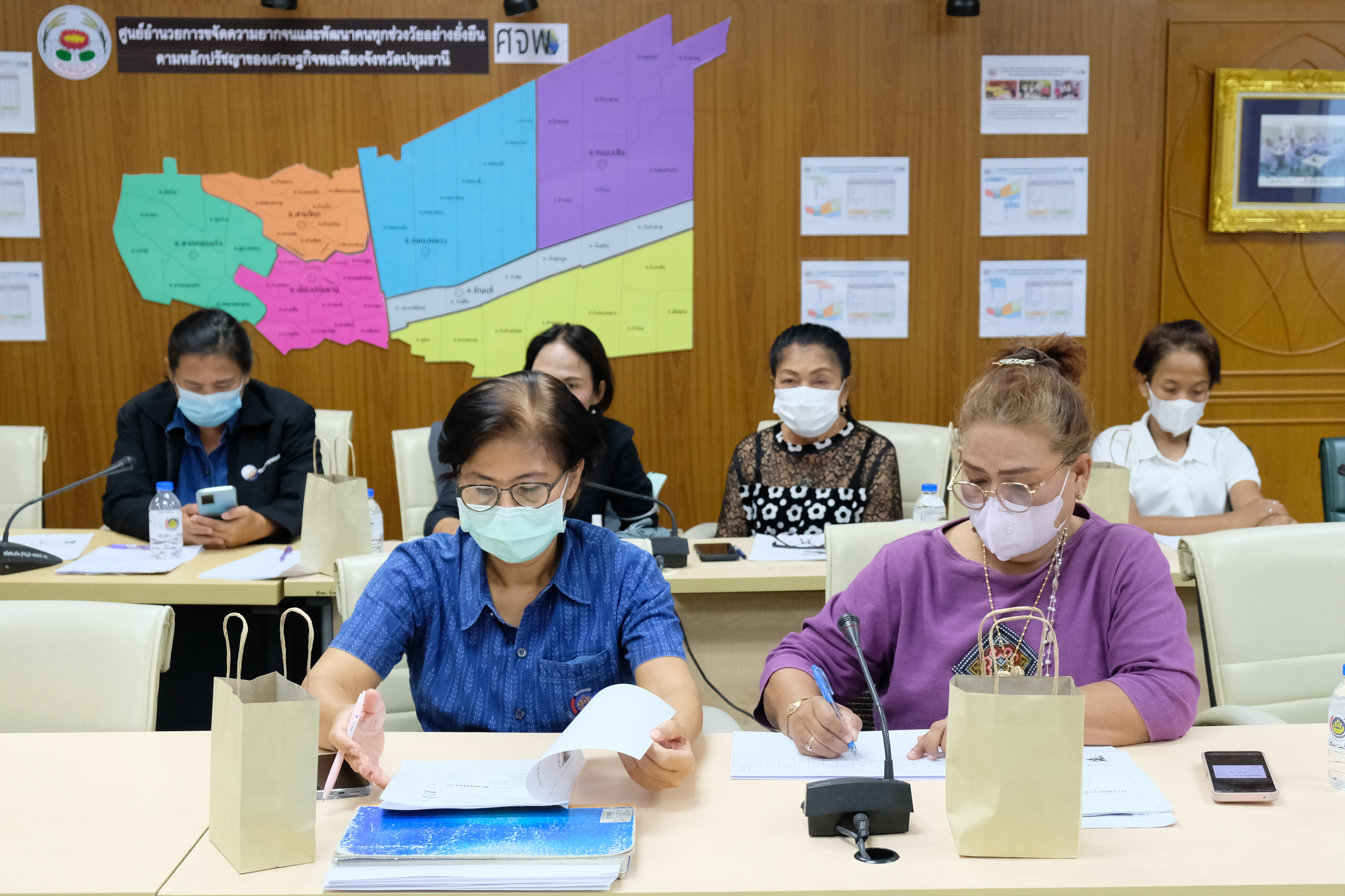 พช.ปทุมธานี “ส่งเสริมและพัฒนาทุนชุมชน ดำเนินโครงการประชุมเชิงปฏิบัติการสร้างทีมขับเคลื่อนการออมและการพัฒนาทักษะทางการเงิน (Financial Literacy)”
