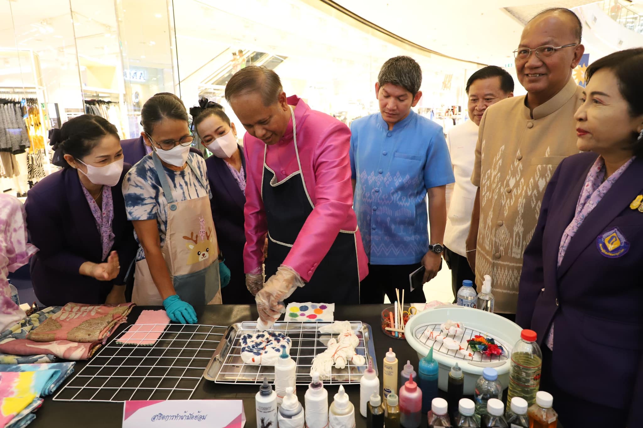 พช.ปทุมธานี “ร่วมพิธีเปิดงานร้อยรักษ์รวมใจ ผู้นำสตรีไทย ครั้งที่ ๑๕”