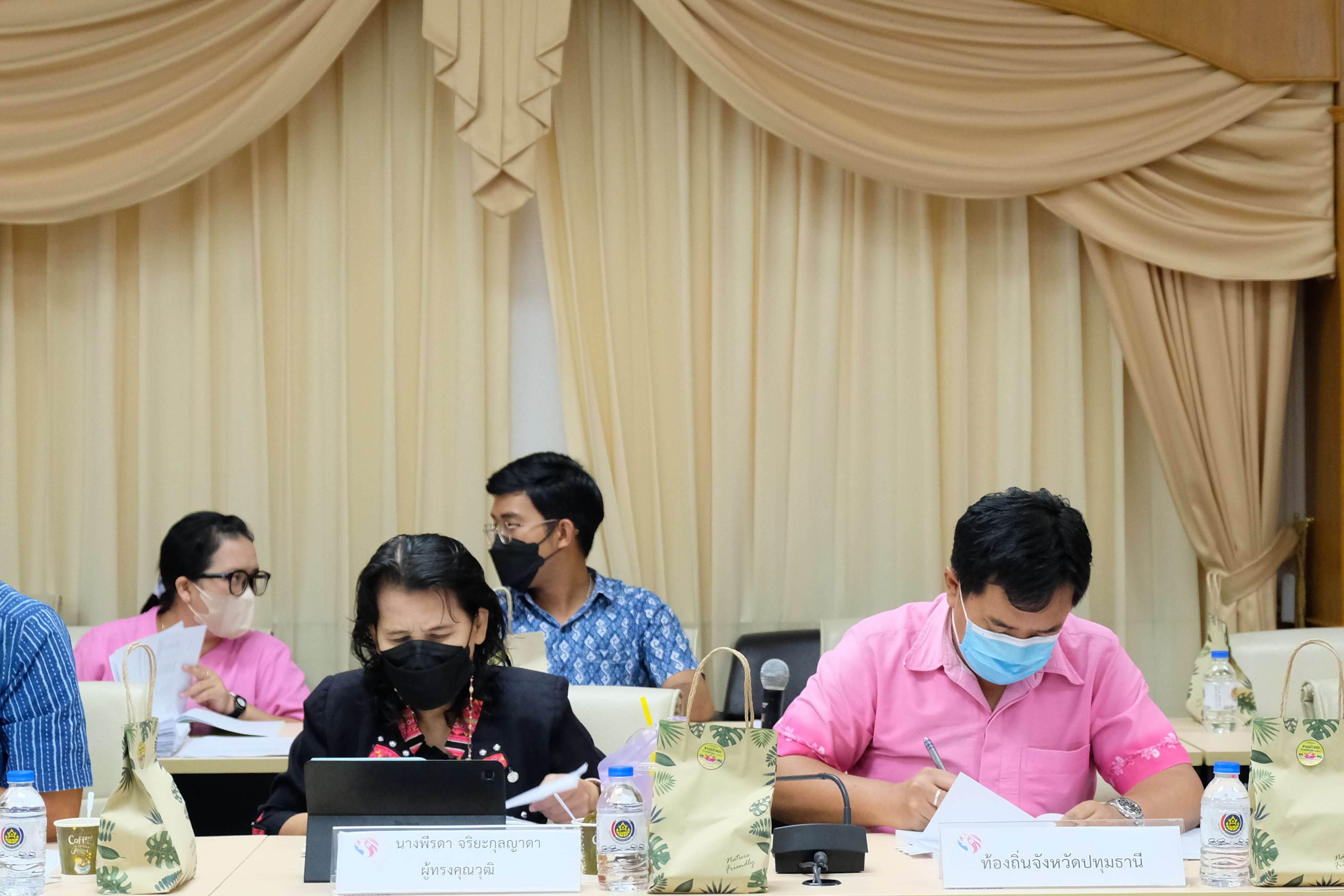 พช.ปทุมธานี “ประชุมคณะอนุกรรมการบริหารกองทุนพัฒนาบทบาทสตรีระดับจังหวัด จังหวัดปทุมธานี ครั้งที่ ๓ ประจำปีงบประมาณ พ.ศ. ๒๕๖๖”