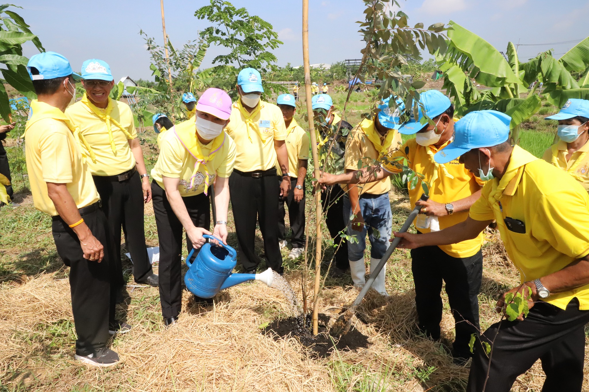 พช.ปทุมธานี “ร่วมกิจกรรมจิตอาสา เราทำความ ดี ด้วยหัวใจ ร่วมกันปลูกต้นไม้ ปรับปรุงภูมิทัศน์ สถานปฏิบัติธรรมสมเด็จพระสังฆราช เนื่องในวันพระบาทสมเด็จพระปกเกล้าเจ้าอยู่หัว”