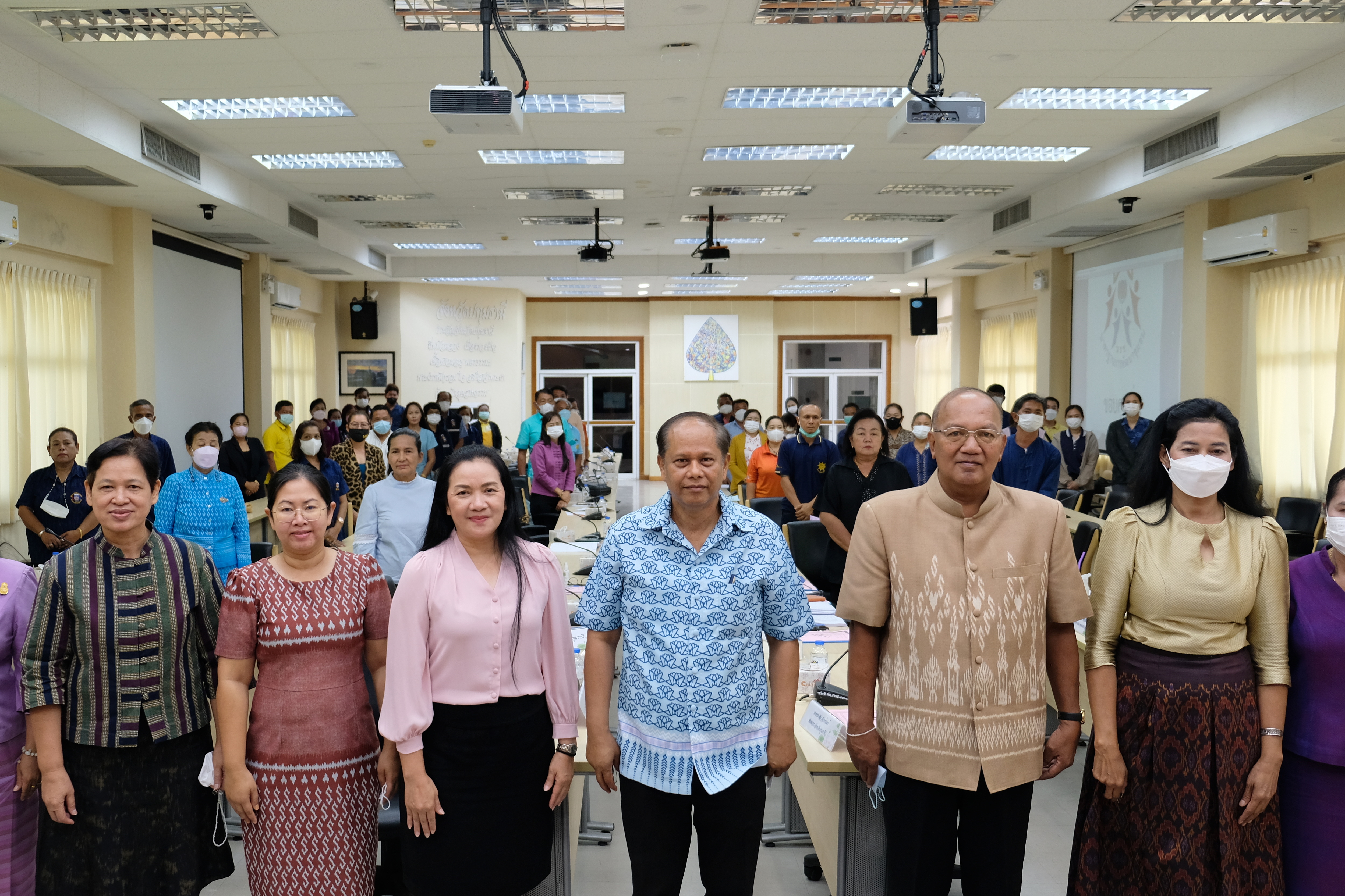 พช.ปทุมธานี “ประชุมคณะกรรมการรับรองมาตรฐานและคณะอนุกรรมการตรวจประเมินเพื่อการรับรองมาตรฐานการพัฒนาชุมชนจังหวัดปทุมธานี”