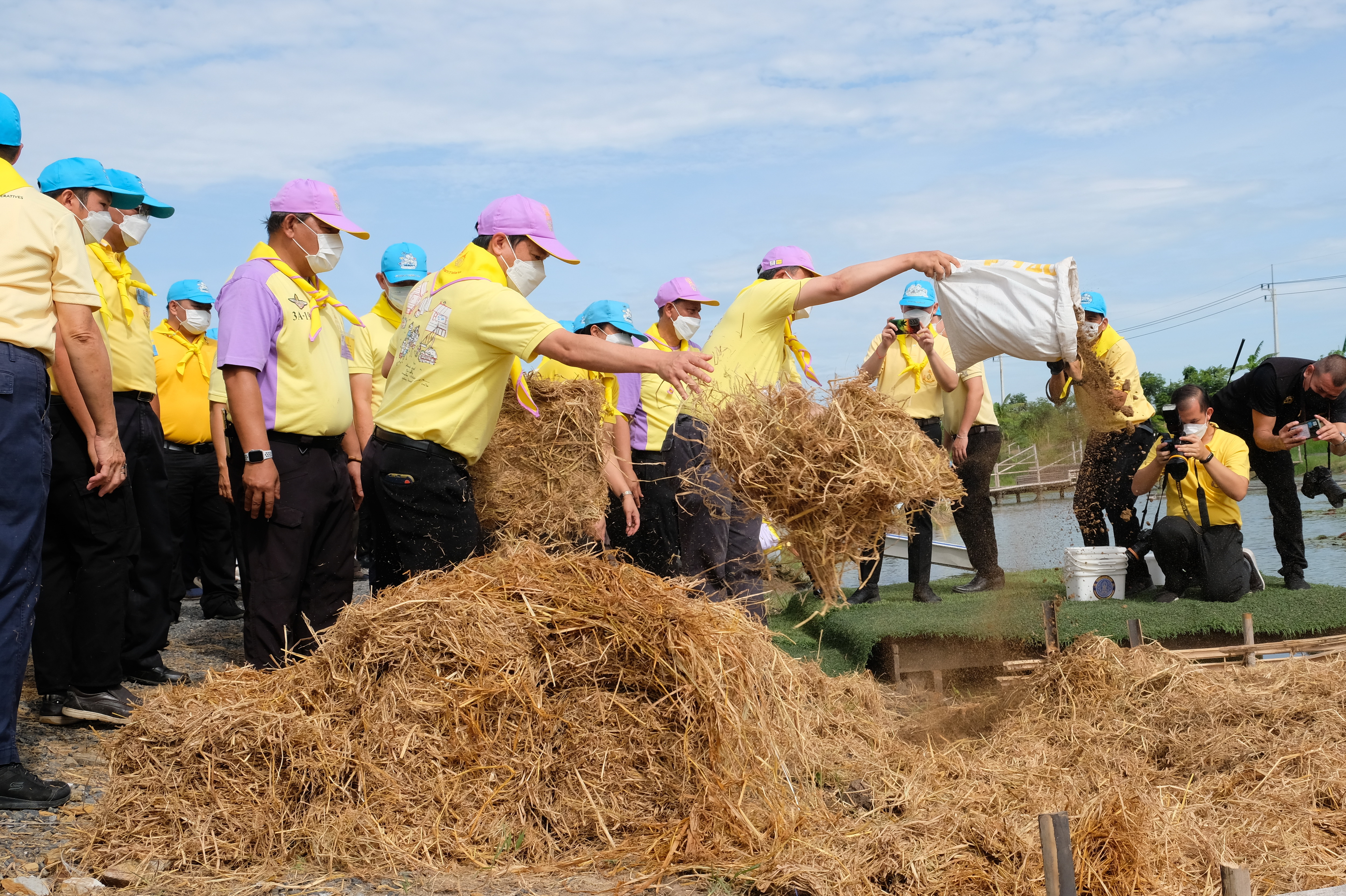พช.ปทุมธานี “ร่วมกิจกรรมจิตอาสาพัฒนาพื้นที่โครงการ โคก หนอง นา สัปปายะและรมณียสถาน สถานปฏิบัติธรรม สมเด็จพระสังฆราช (อมพรมหาเถร) เนื่องในโอกาสสมเด็จพระอริยวงศาคตญาณ สมเด็จพระสังฆราช สกลมหาสังฆปรินายก ทรงเจริญพระชนมายุครบ ๘ รอบ ๙๖ พรรษา”