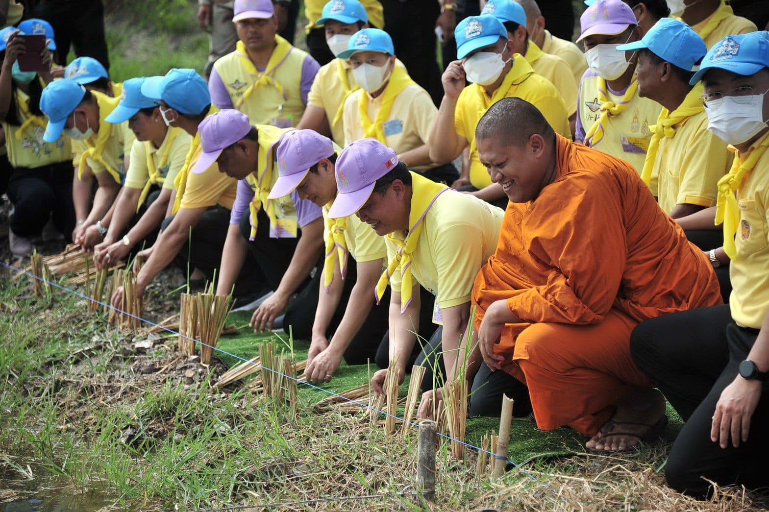 พช.ปทุมธานี “ร่วมกิจกรรมจิตอาสาพัฒนาพื้นที่โครงการ โคก หนอง นา สัปปายะและรมณียสถาน สถานปฏิบัติธรรม สมเด็จพระสังฆราช (อมพรมหาเถร) เนื่องในโอกาสสมเด็จพระอริยวงศาคตญาณ สมเด็จพระสังฆราช สกลมหาสังฆปรินายก ทรงเจริญพระชนมายุครบ ๘ รอบ ๙๖ พรรษา”