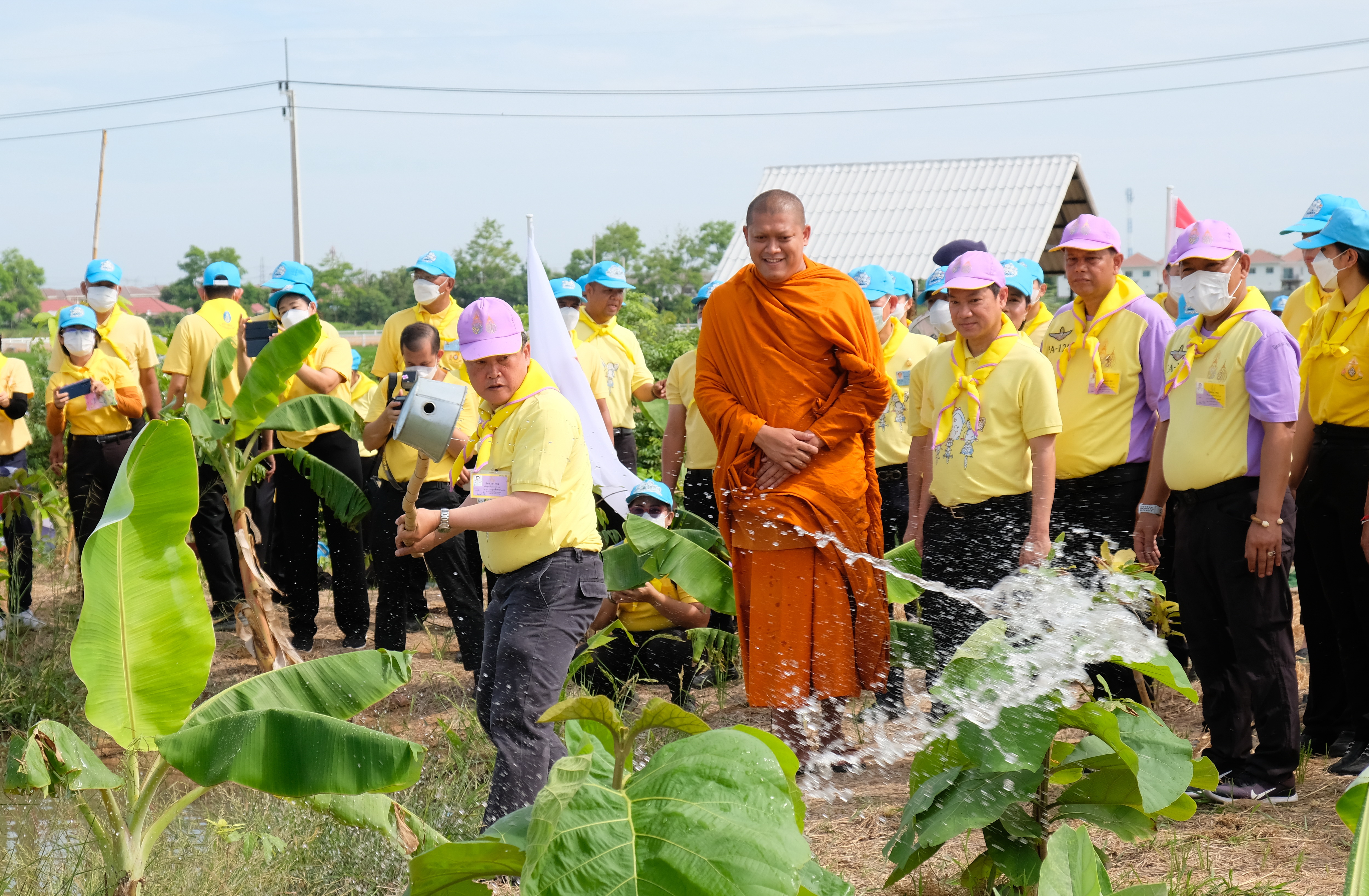 พช.ปทุมธานี “ร่วมกิจกรรมจิตอาสาพัฒนาพื้นที่โครงการ โคก หนอง นา สัปปายะและรมณียสถาน สถานปฏิบัติธรรม สมเด็จพระสังฆราช (อมพรมหาเถร) เนื่องในโอกาสสมเด็จพระอริยวงศาคตญาณ สมเด็จพระสังฆราช สกลมหาสังฆปรินายก ทรงเจริญพระชนมายุครบ ๘ รอบ ๙๖ พรรษา”