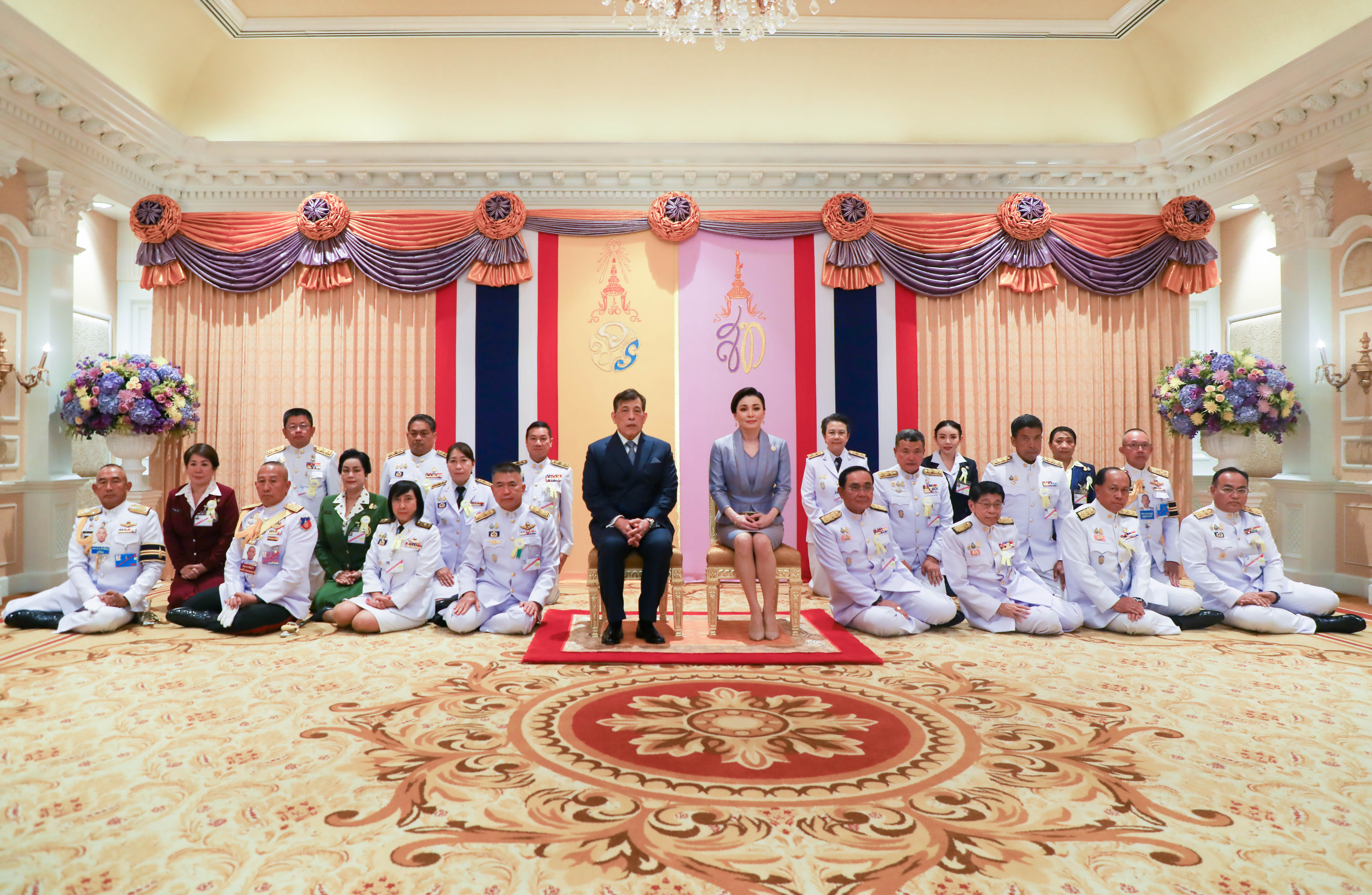 พระบาทสมเด็จพระเจ้าอยู่หัว และสมเด็จพระนางเจ้า ฯ พระบรมราชินี เสด็จพระราชดำเนินไปทรงเป็นองค์ประธาน งานมหกรรมกองทุนแม่ของแผ่นดิน ประจำปี ๒๕๖๖