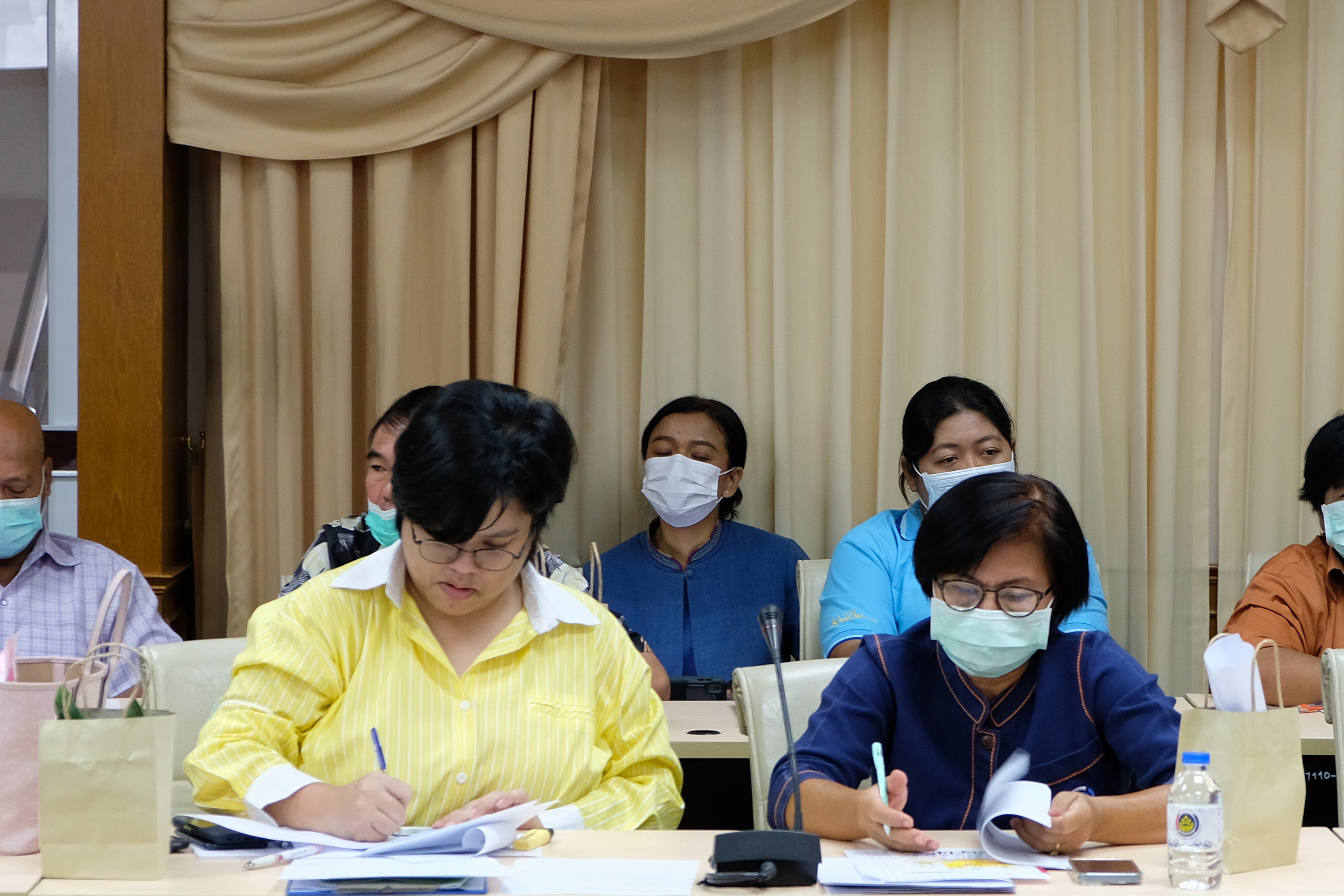 พช.ปทุมธานี “ส่งเสริมและพัฒนาทุนชุมชน ดำเนินโครงการประชุมเชิงปฏิบัติการส่งเสริมศักยภาพเครือข่ายกลุ่มออมทรัพย์เพื่อการผลิตระดับจังหวัด”