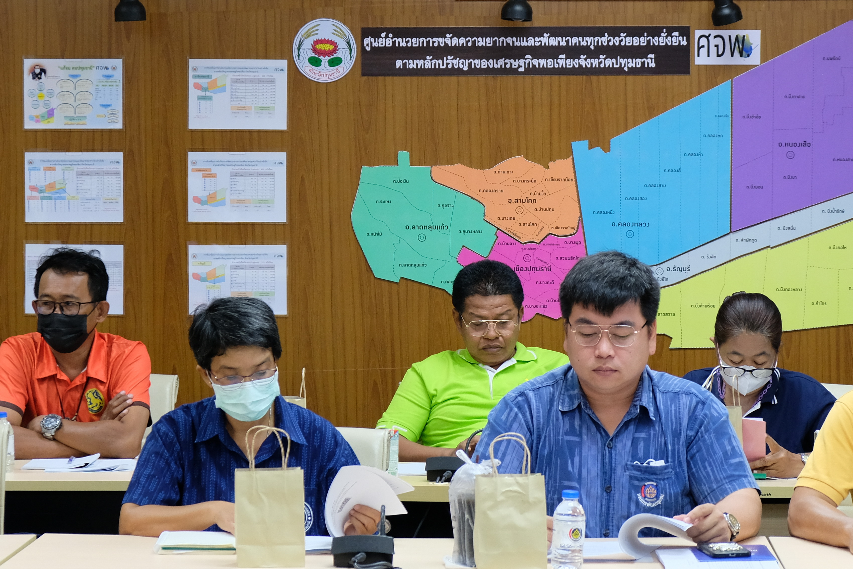 พช.ปทุมธานี “ส่งเสริมและพัฒนาทุนชุมชน ดำเนินโครงการประชุมเชิงปฏิบัติการส่งเสริมศักยภาพเครือข่ายกลุ่มออมทรัพย์เพื่อการผลิตระดับจังหวัด”