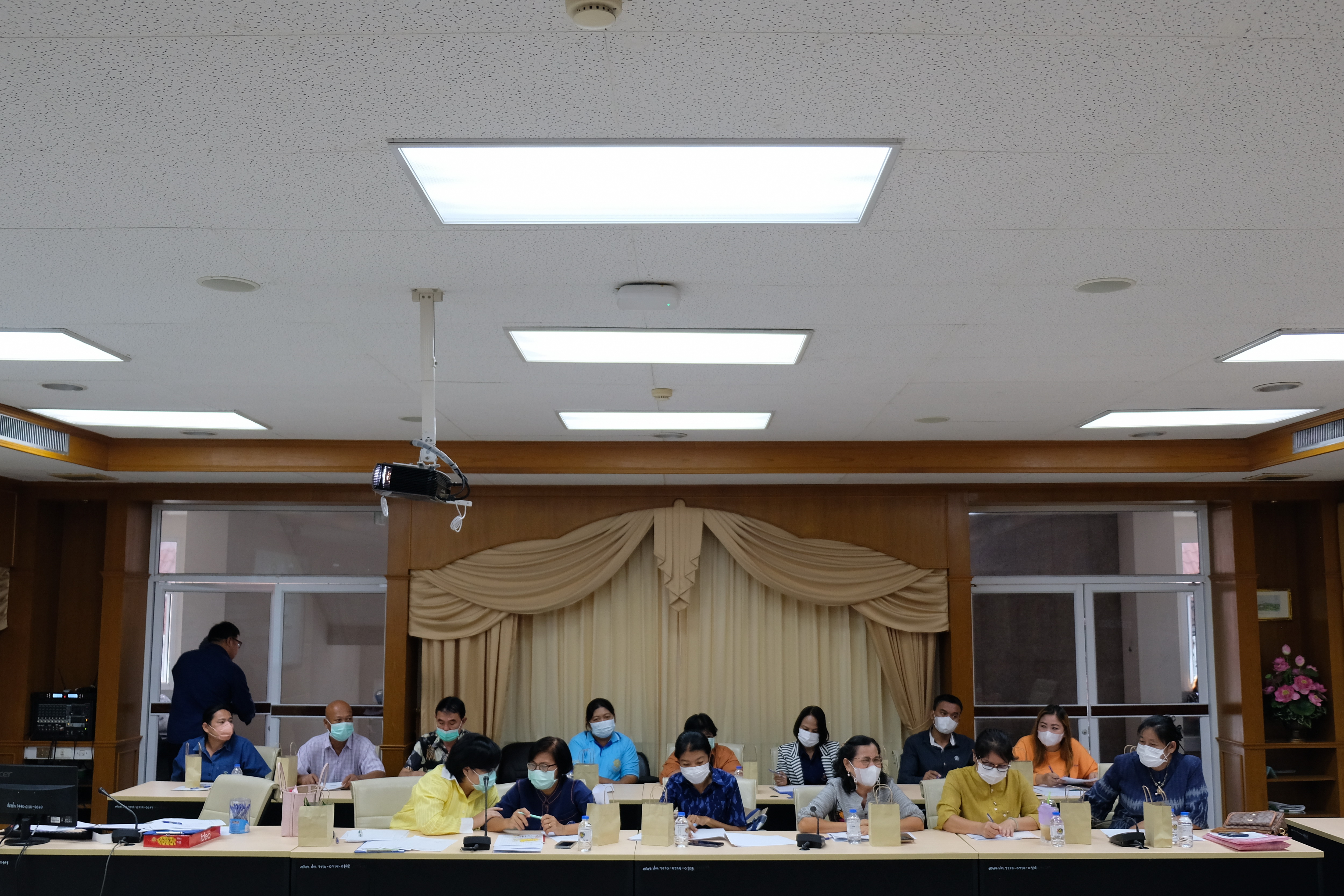 พช.ปทุมธานี “ส่งเสริมและพัฒนาทุนชุมชน ดำเนินโครงการประชุมเชิงปฏิบัติการส่งเสริมศักยภาพเครือข่ายกลุ่มออมทรัพย์เพื่อการผลิตระดับจังหวัด”