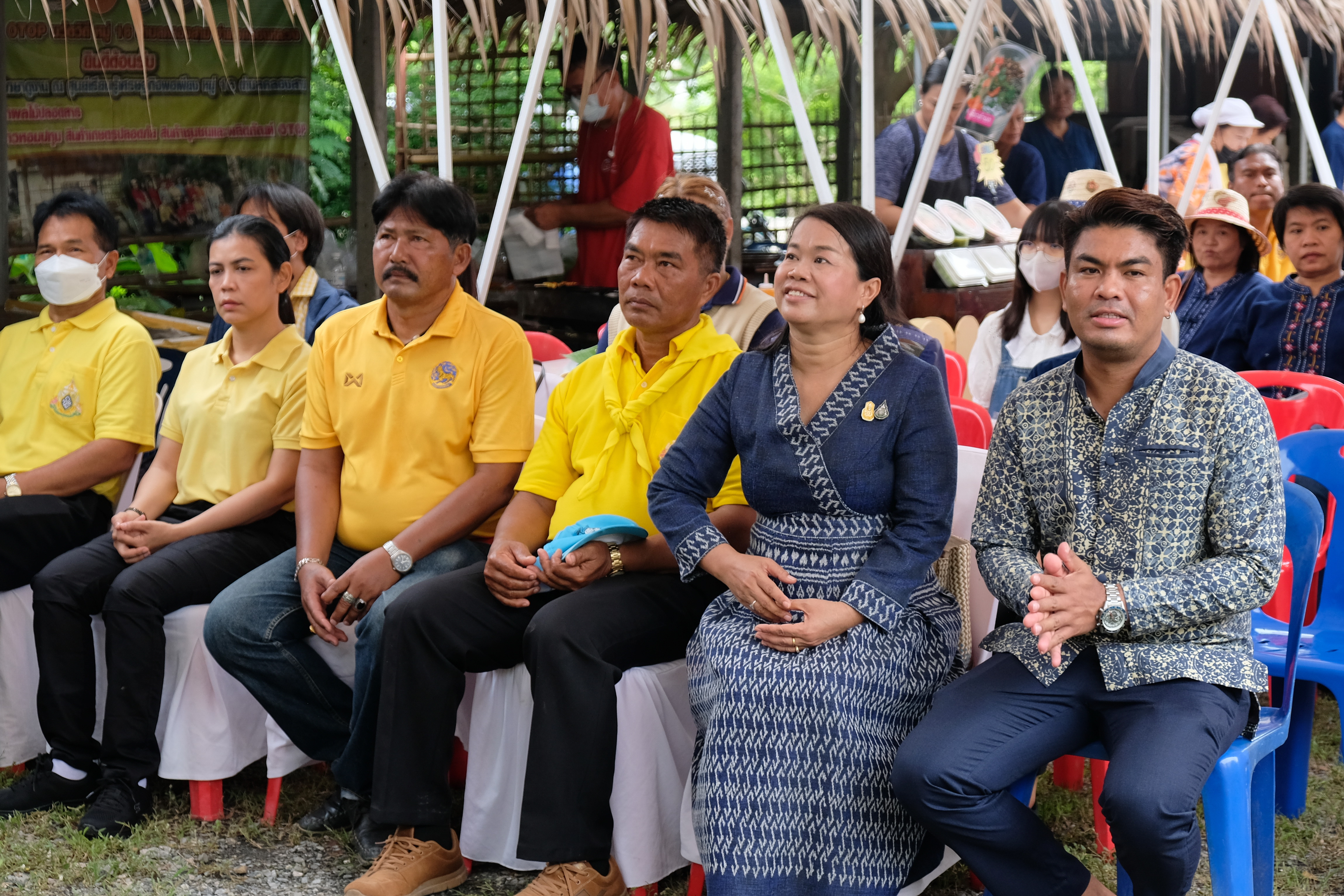 พช.ปทุมธานี “ขับเคลื่อนนโยบาย มท.๑ ส่งเสริมเศรฐกิจฐานราก การผลิต การตลาด และการจำหน่าย”