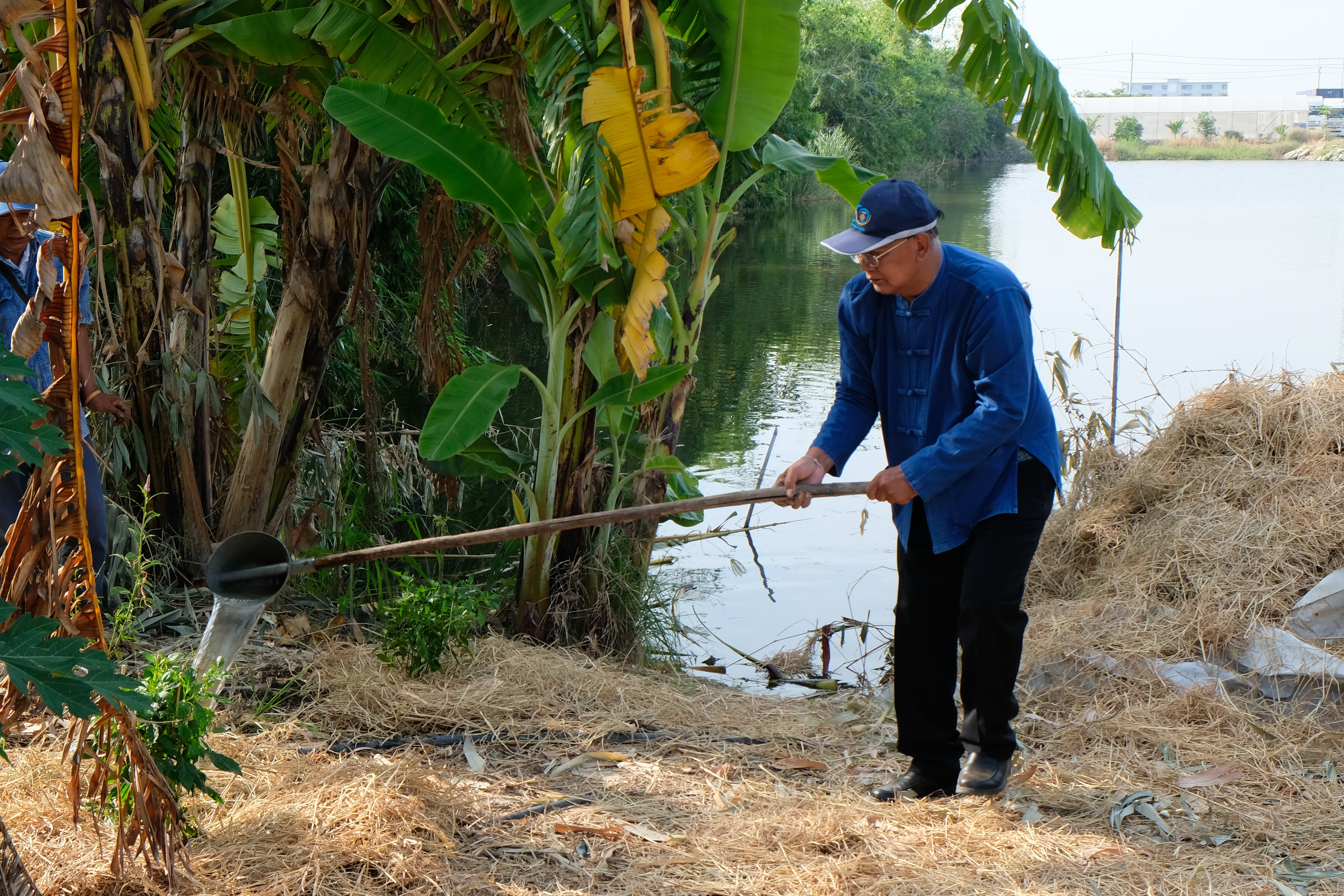 พช.ปทุมธานี “ขับเคลื่อนการดำเนินงานเครือข่ายโคก หนอง นา เพื่อพัฒนาพื้นที่เป็นศูนย์การเรียนรู้การพัฒนาคุณภาพชีวิต ตามหลักทฤษฎีใหม่ ประยุกต์สู่ โคก หนอง นา โมเดล”