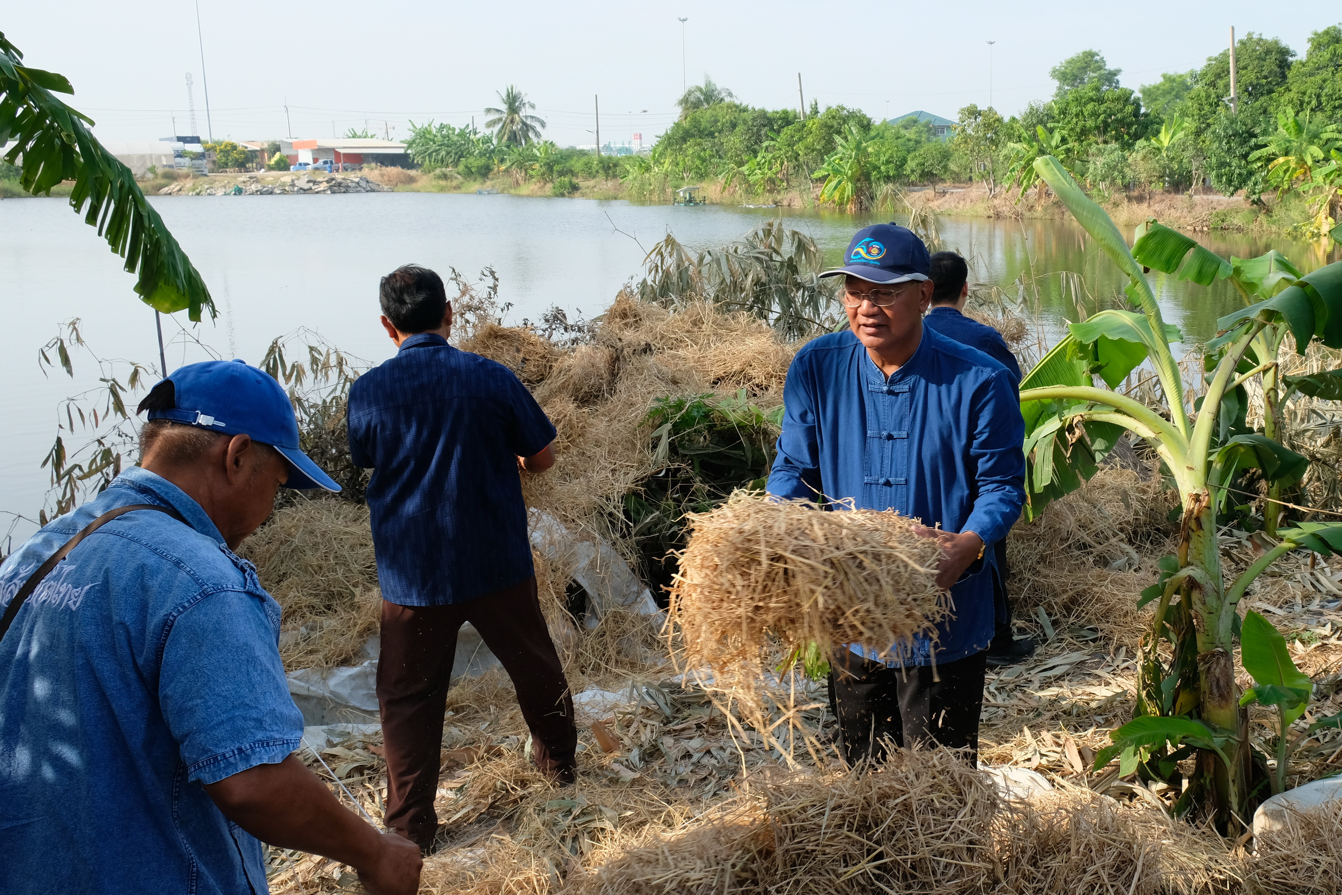พช.ปทุมธานี “ขับเคลื่อนการดำเนินงานเครือข่ายโคก หนอง นา เพื่อพัฒนาพื้นที่เป็นศูนย์การเรียนรู้การพัฒนาคุณภาพชีวิต ตามหลักทฤษฎีใหม่ ประยุกต์สู่ โคก หนอง นา โมเดล”