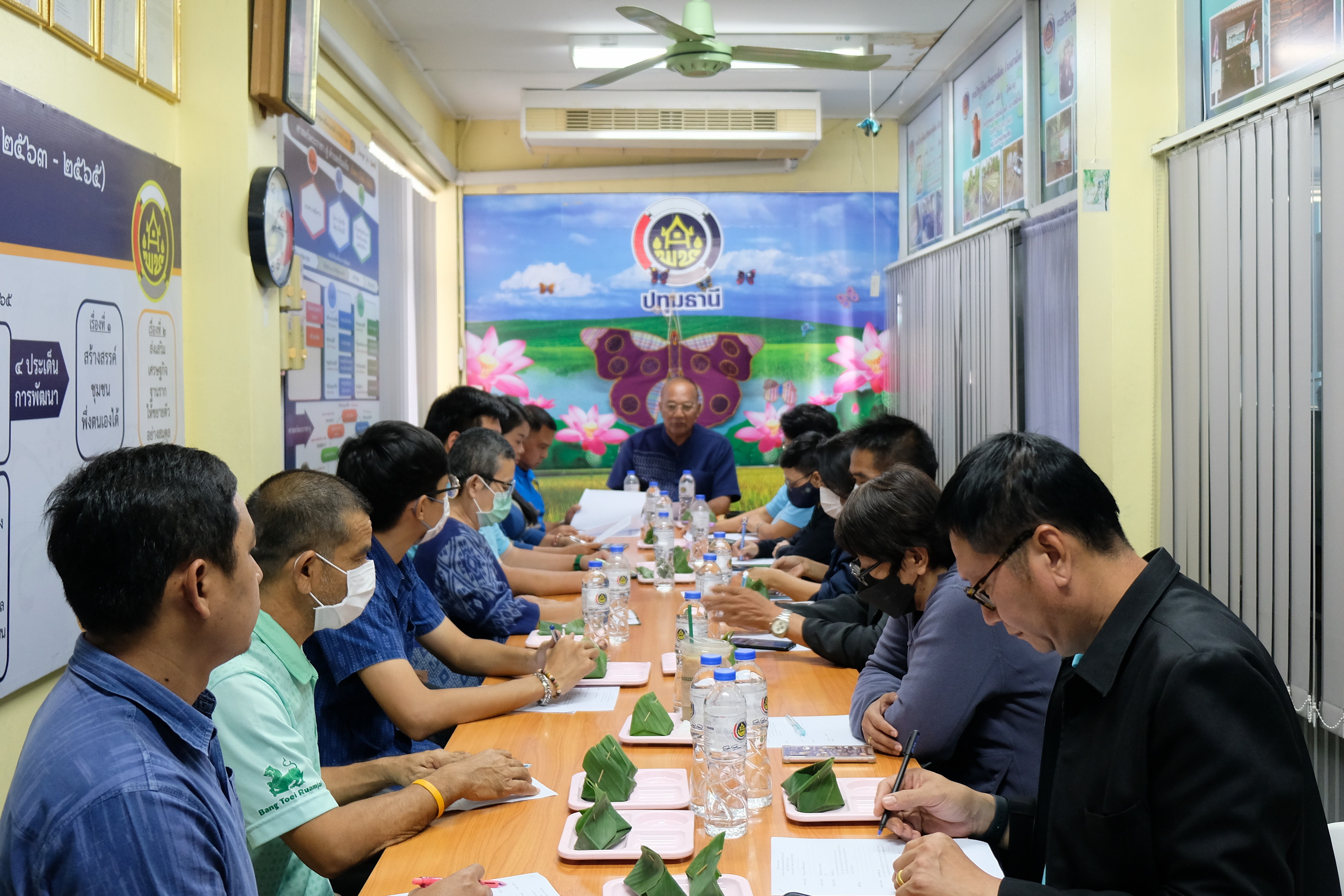 พช.ปทุมธานี “ขับเคลื่อนนโยบายการป้องกันและแก้ไขปัญหายาเสพติด โดยกองทุนแม่ของแม่ดิน”