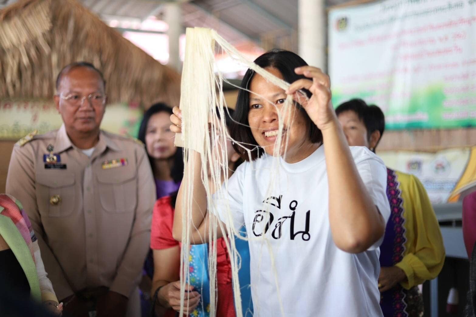 จังหวัดปทุมธานี “ประธานแม่บ้านมหาดไทยจังหวัดปทุมธานี ส่งเสริมและสนับสนุนการใช้และสวมใส่ผ้าไทย ชูอัตลักษณ์ผ้าท้องถิ่นปทุมธานี”