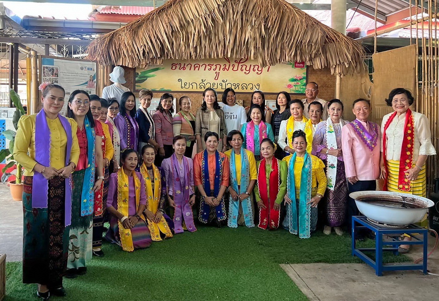 จังหวัดปทุมธานี “ประธานแม่บ้านมหาดไทยจังหวัดปทุมธานี ส่งเสริมและสนับสนุนการใช้และสวมใส่ผ้าไทย ชูอัตลักษณ์ผ้าท้องถิ่นปทุมธานี”