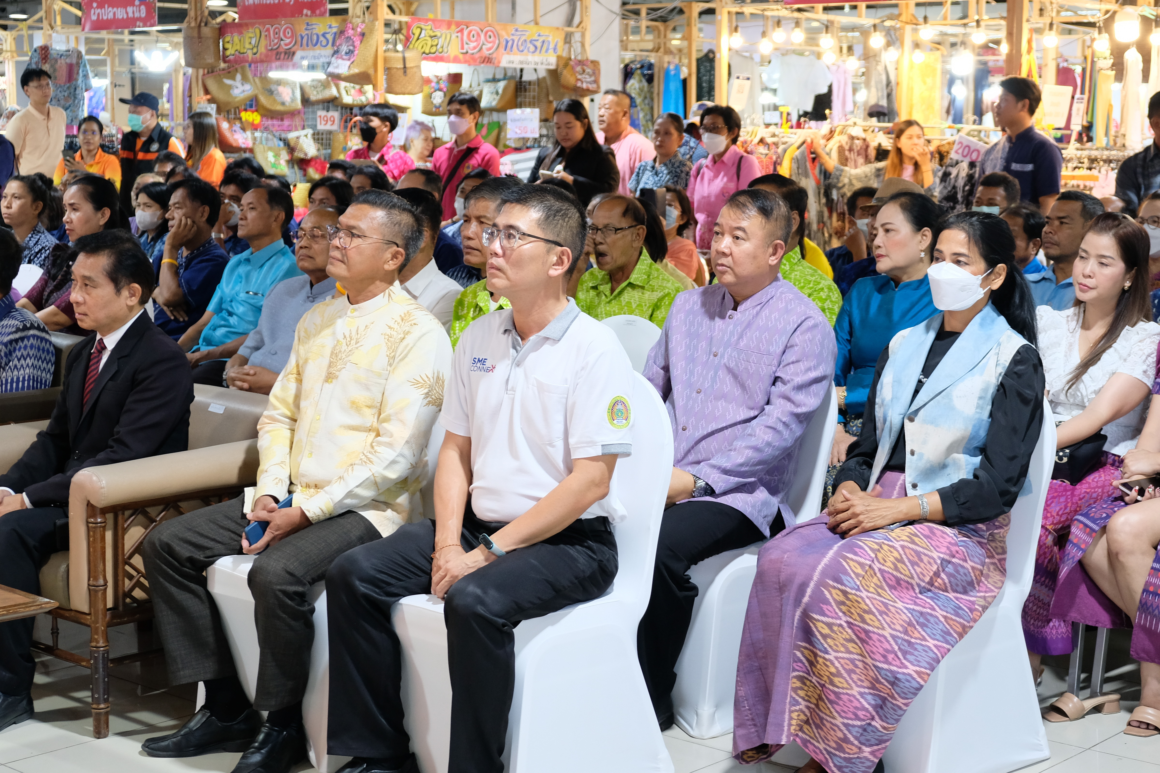 ผู้ว่าฯ ปทุมธานี “ขับเคลื่อนนโยบายสำคัญกระทรวงมหาดไทย ส่งเสริมเศรษฐกิจฐานราก ด้านการผลิต การตลาด และเพิ่มช่องทางการจำหน่าย ให้ผลิตภัณฑ์ชุมชน เปิดงาน “Gift for your lifestyle by OTOP เทศกาลของขวัญของฝากส่งท้ายปีเก่าต้อนรับปีใหม่ ๒๕๖๗”