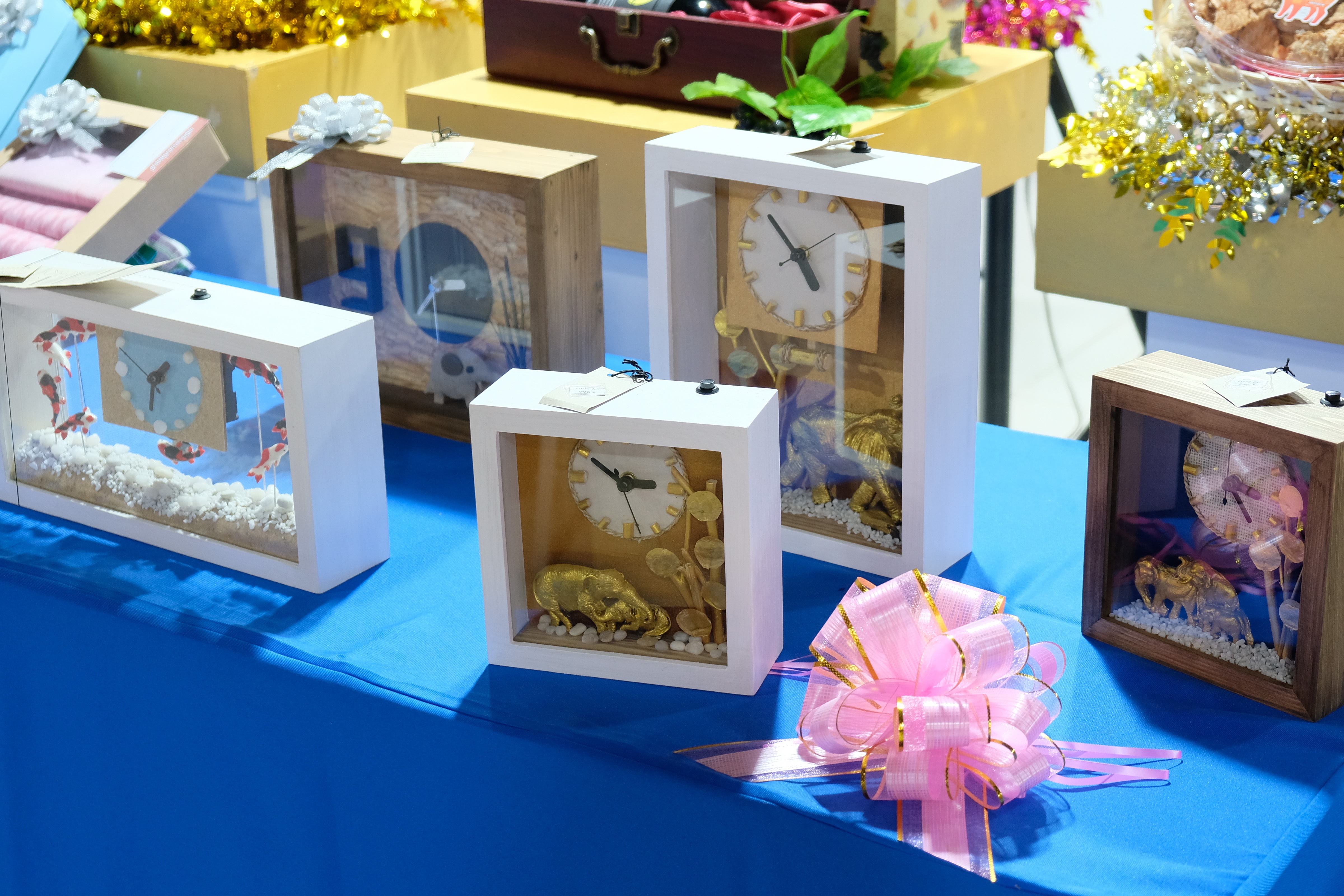 ผู้ว่าฯ ปทุมธานี “ขับเคลื่อนนโยบายสำคัญกระทรวงมหาดไทย ส่งเสริมเศรษฐกิจฐานราก ด้านการผลิต การตลาด และเพิ่มช่องทางการจำหน่าย ให้ผลิตภัณฑ์ชุมชน เปิดงาน “Gift for your lifestyle by OTOP เทศกาลของขวัญของฝากส่งท้ายปีเก่าต้อนรับปีใหม่ ๒๕๖๗”