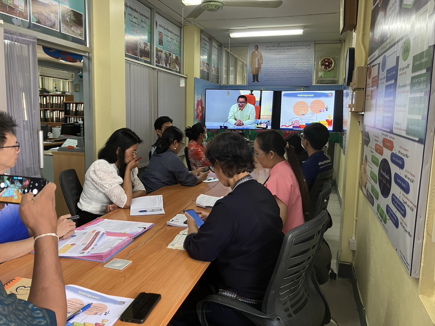 พช.ปทุมธานี “พัฒนาการจังหวัดปทุมธานี มอบนโยบายขับเคลื่อนองค์กรคุณธรรม สำนักงานพัฒนาชุมชนจังหวัดปทุมธานี ปี ๒๕๖๗”