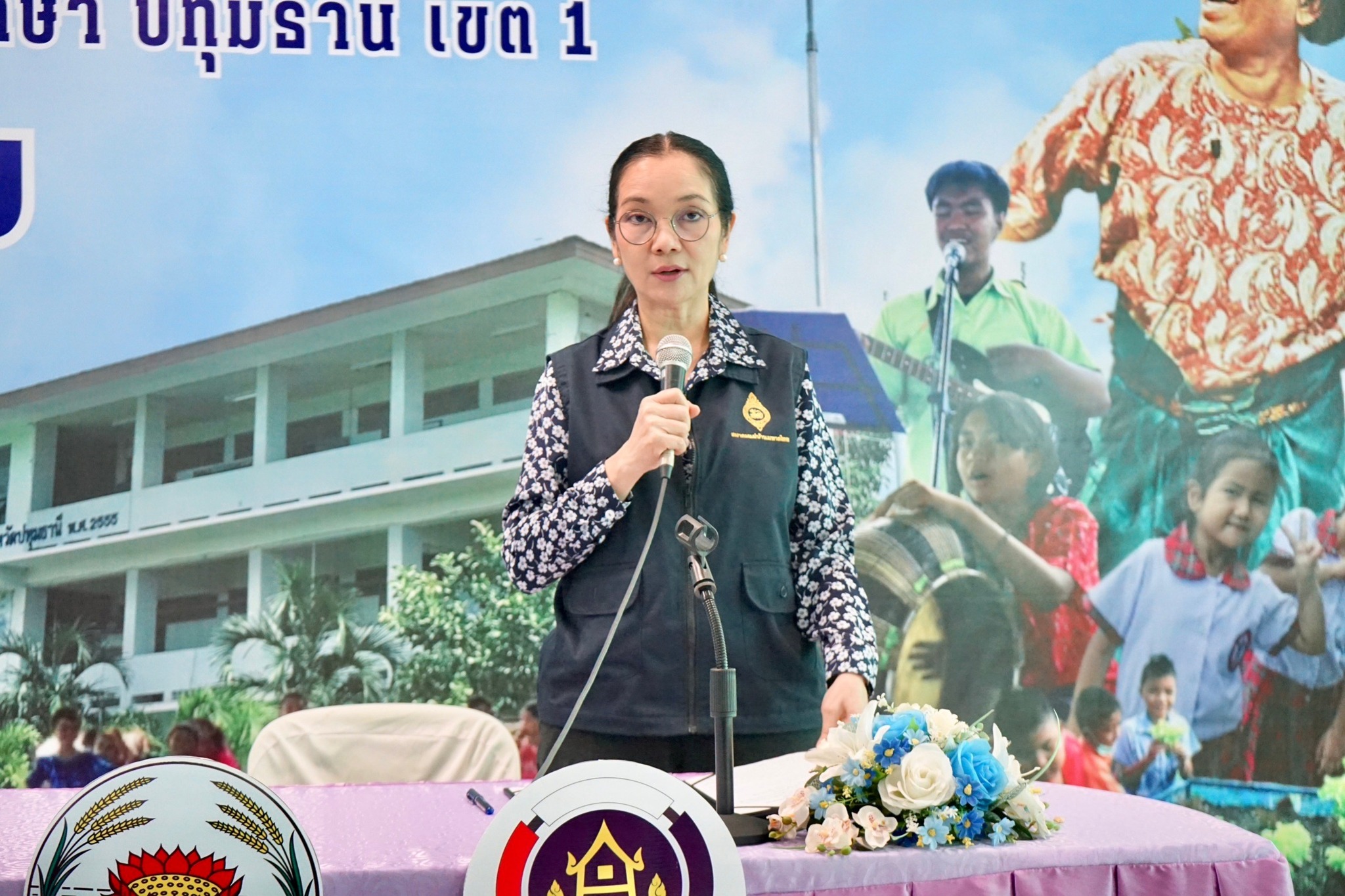 ประธานแม่บ้านมหาดไทยปทุมธานี สร้างความมั่นคงทางอาหารอย่างต่อเนื่อง ภายใต้แนวคิด “ผู้นำต้องทำก่อน” ใช้พลัง “บวร” พัฒนาโรงเรียนและศาสนสถานเป็นต้นแบบแหล่งเรียนรู้ในการปลูกผักสวนครัว