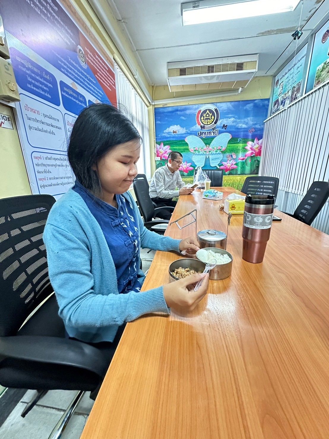 พช.ปทุมธานี “ประกาศเจตนารมณ์ SAY No Foam นุ่งผ้าไทย ลดการใช้พลาสติก”