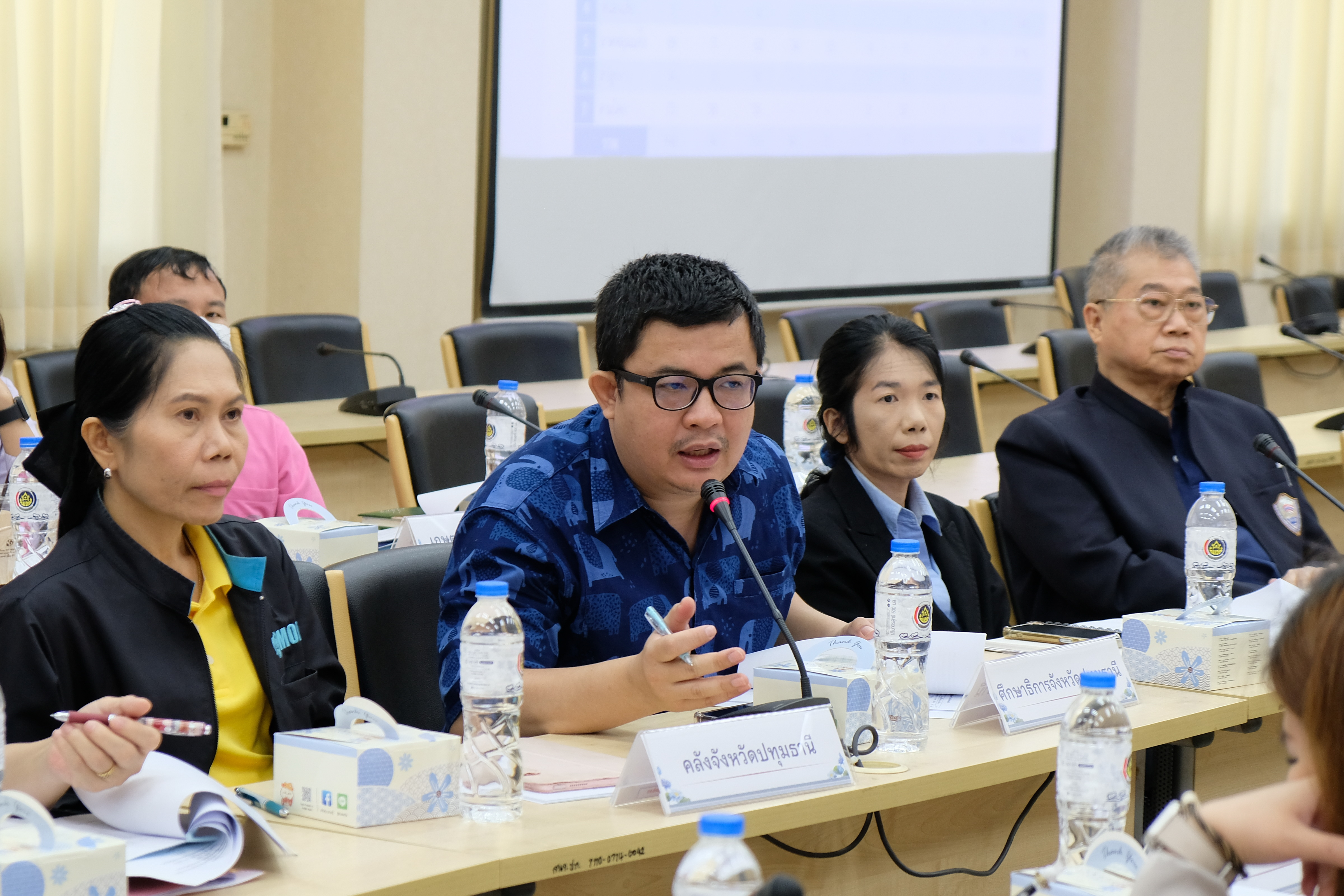 พช.ปทุมธานี “ขับเคลื่อนนโยบายการขจัดความยากจน ประชุม (คจพ.จ.) ครั้งที่ ๑/๒๕๖๗