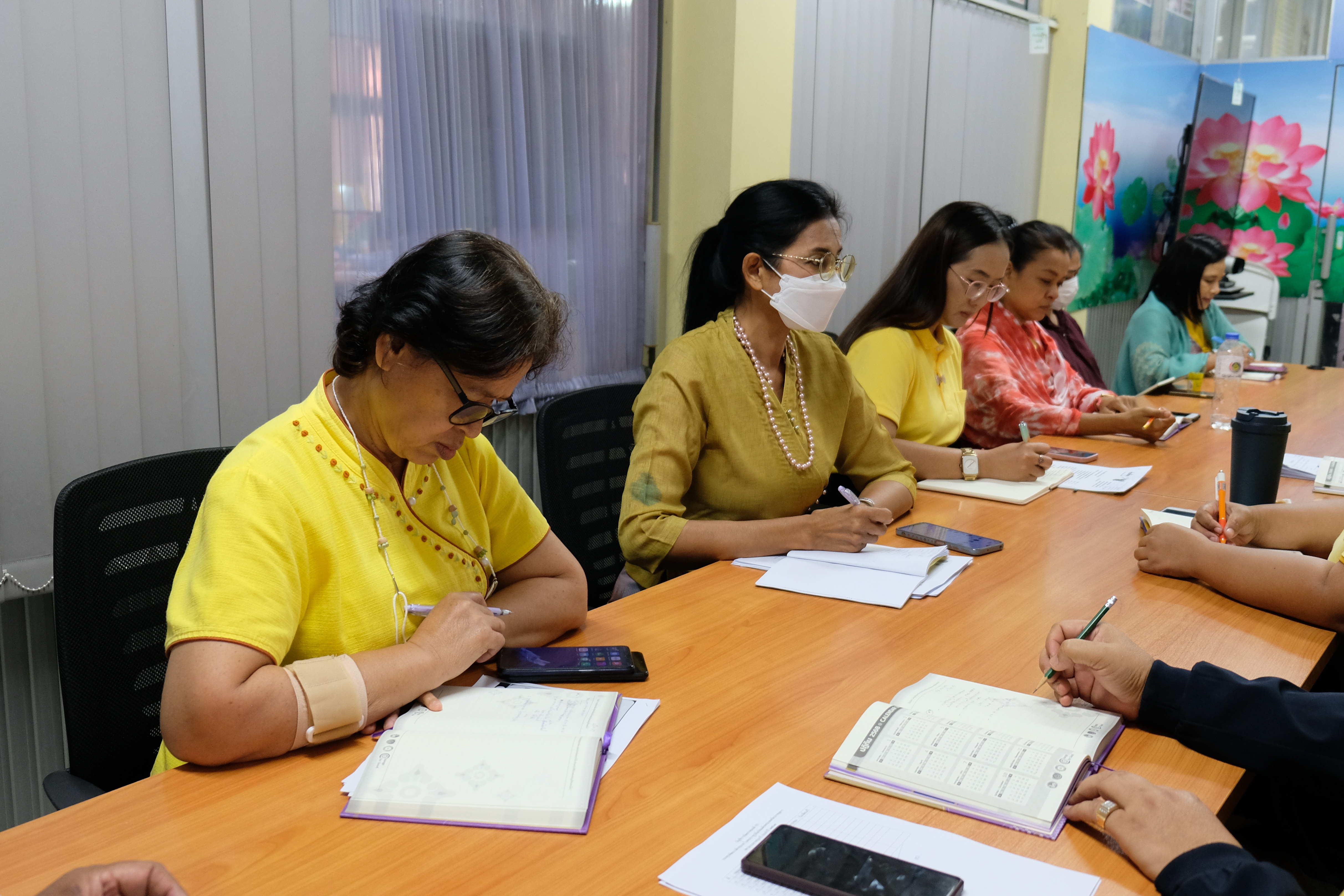 พช.ปทุมธานี “ประชุมผู้อำนวยการกลุ่มงาน และนักวิชาการจังหวัด เน้นย้ำ การกำกับ ติดตามงานตามคำสั่งนักวิชาการพัฒนาชุมชนผู้ประสานอำเภอ พร้อมติดตามการดำเนินงานภาระกิจสำคัญกรมฯ ๑๐+๑”