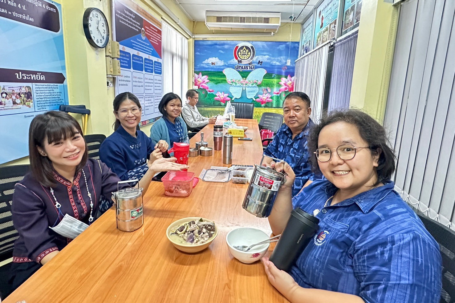 พช.ปทุมธานี “ประกาศเจตนารมณ์ SAY No Foam นุ่งผ้าไทย ลดการใช้พลาสติก”