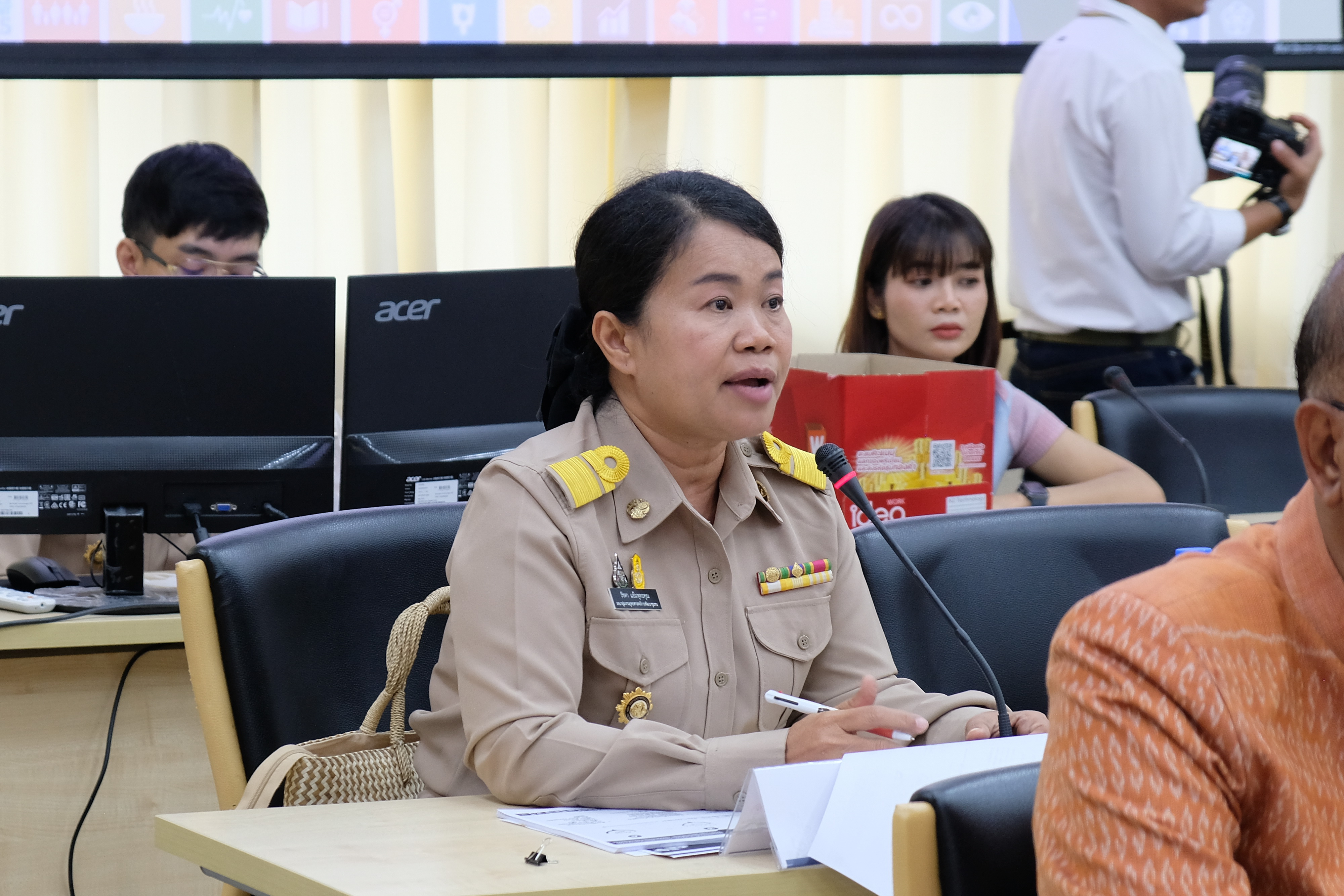 จังหวัดปทุมธานี “จัดประชุมคณะทำงานขับเคลื่อนงานป้องกันและแก้ไขปัญหายาเสพติด โดยกองทุนแม่ของแผ่นดิน จังหวัดปทุมธานี”