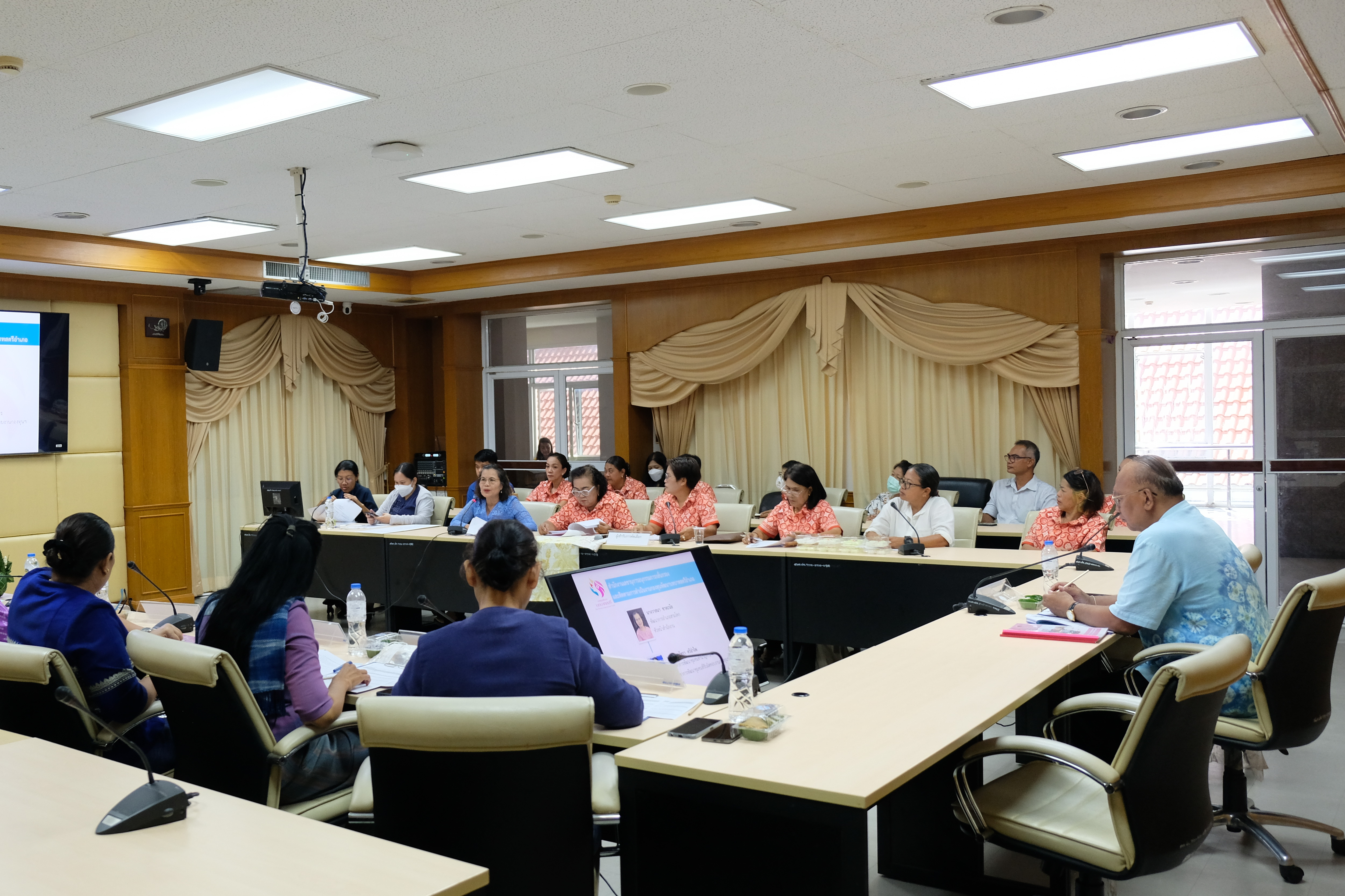 พช.ปทุมธานี “ดำเนินการคัดเลือกคนกองทุนพัฒนาบทบาทสตรีดีเด่น ประจำปี ๒๕๖๗”