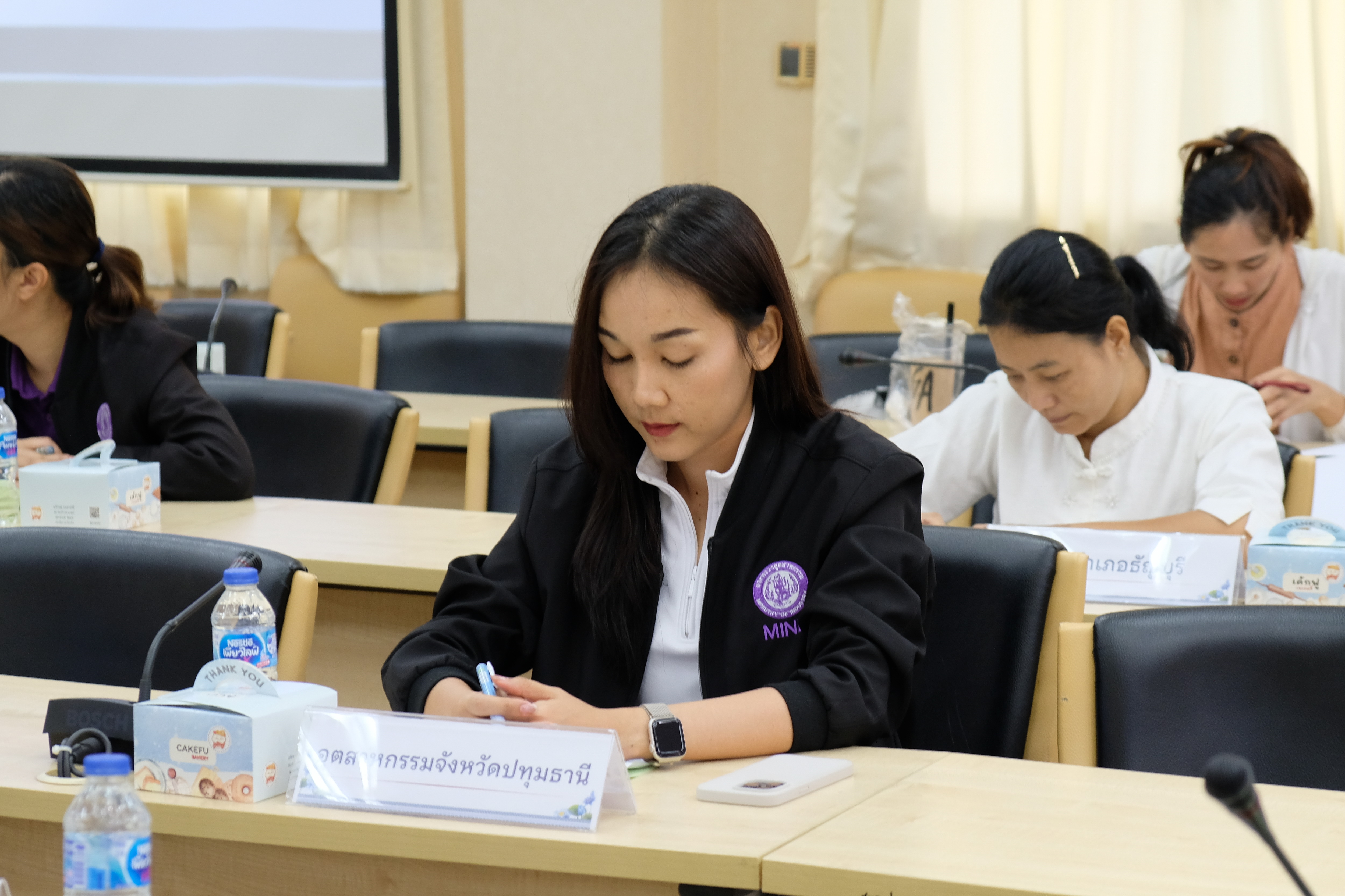 พช.ปทุมธานี “นำเสนอผลการจัดเก็บข้อมูลความจำเป็นพื้นฐาน (จปฐ.) ระดับจังหวัด ประจำปี ๒๕๖๗”