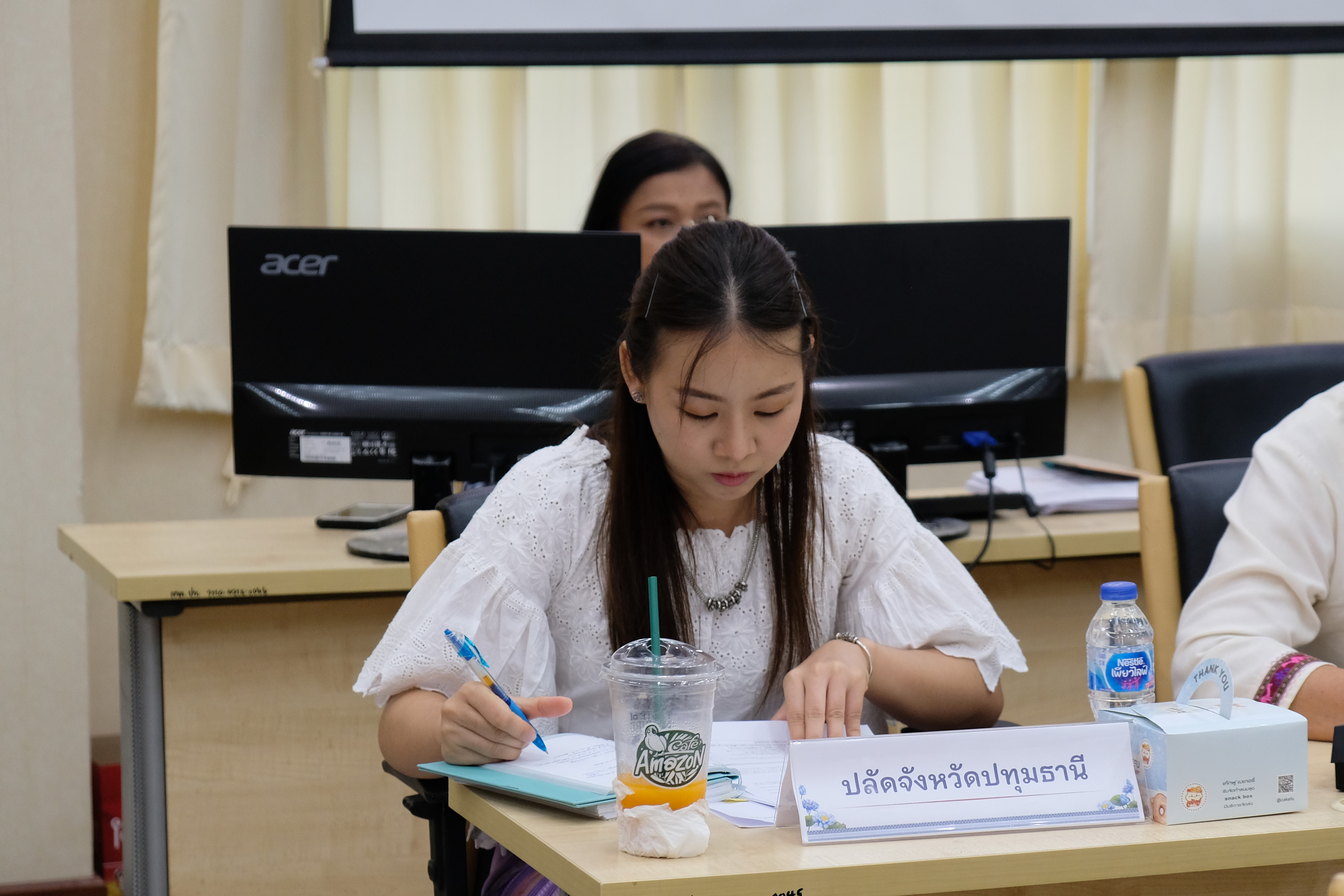 พช.ปทุมธานี “นำเสนอผลการจัดเก็บข้อมูลความจำเป็นพื้นฐาน (จปฐ.) ระดับจังหวัด ประจำปี ๒๕๖๗”